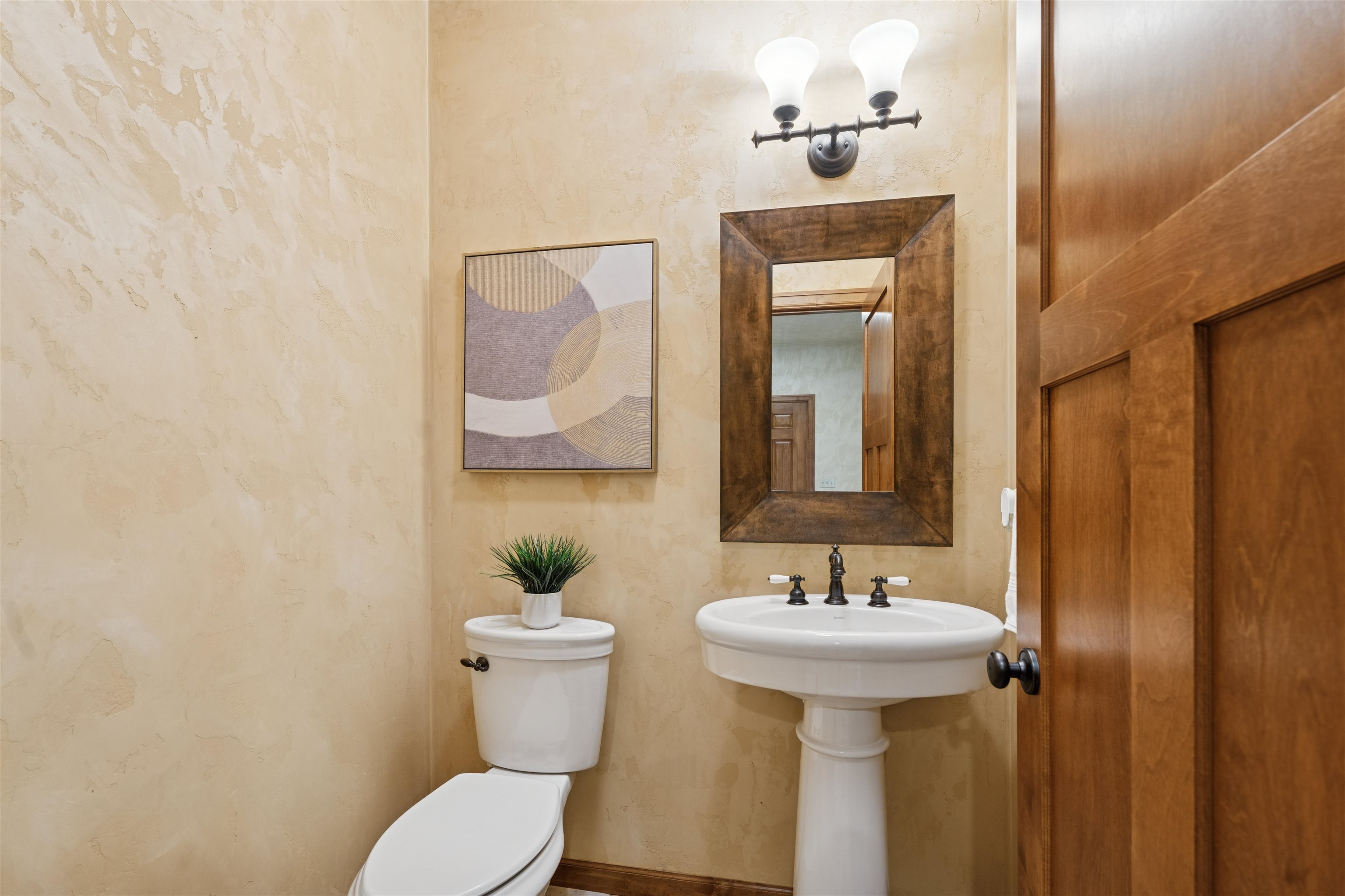 APPLETON, Wisconsin, 54913, United States, 4 Bedrooms Bedrooms, ,4 BathroomsBathrooms,Residential,For Sale,1942240