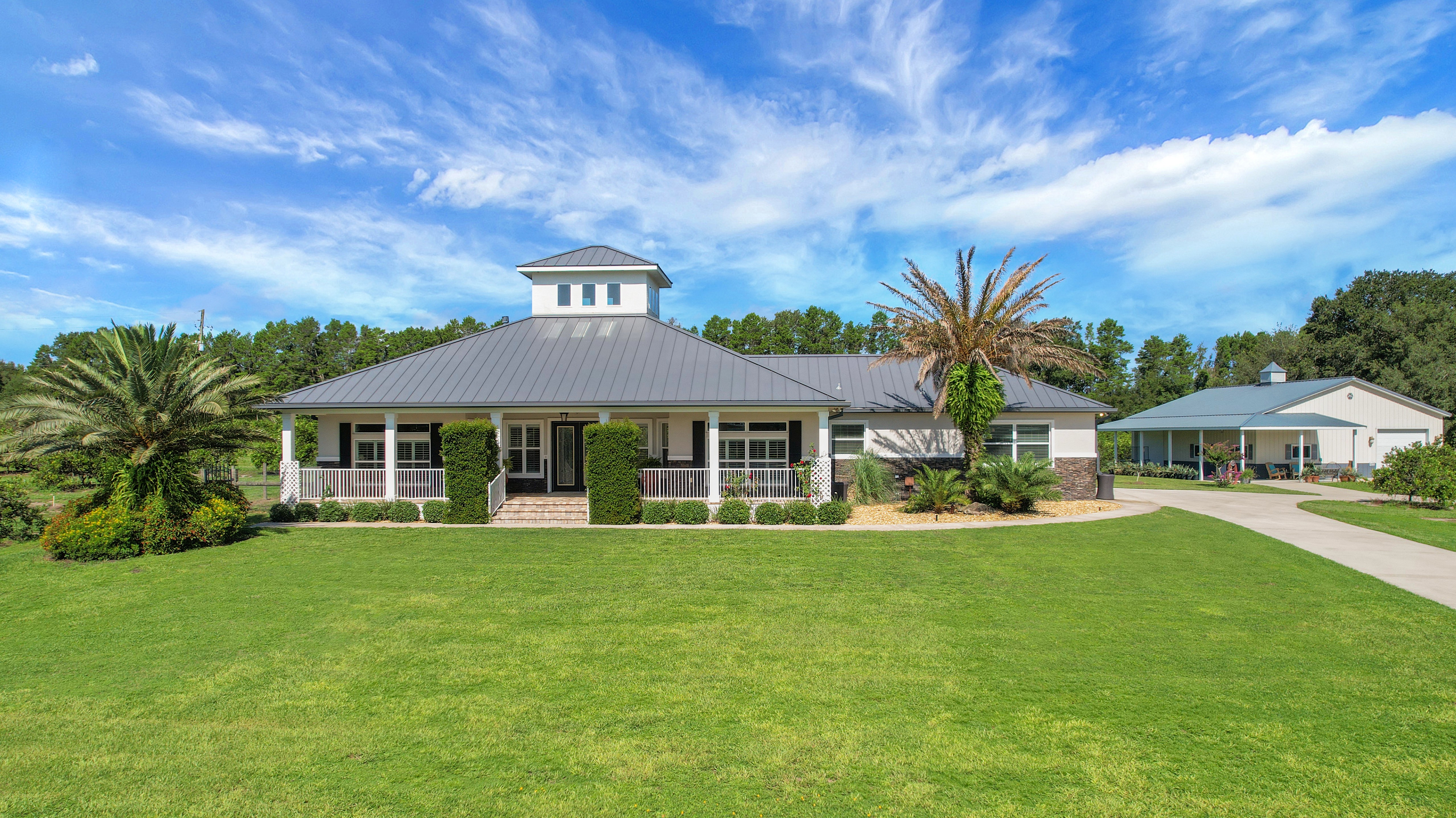 Weirsdale, Florida, 32195, United States, 4 Bedrooms Bedrooms, ,3 BathroomsBathrooms,Residential,For Sale,1900688