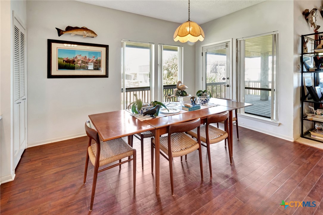 Port O'Connor, Texas, 77982, United States, 5 Bedrooms Bedrooms, ,3 BathroomsBathrooms,Residential,For Sale,1989061