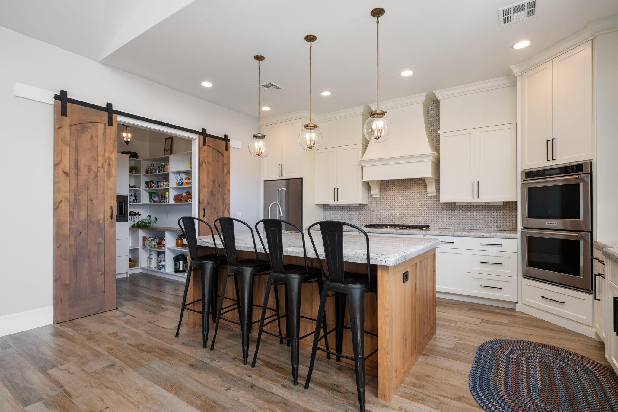 Hurricane, Utah, 84737, United States, 6 Bedrooms Bedrooms, ,6 BathroomsBathrooms,Residential,For Sale,1977381