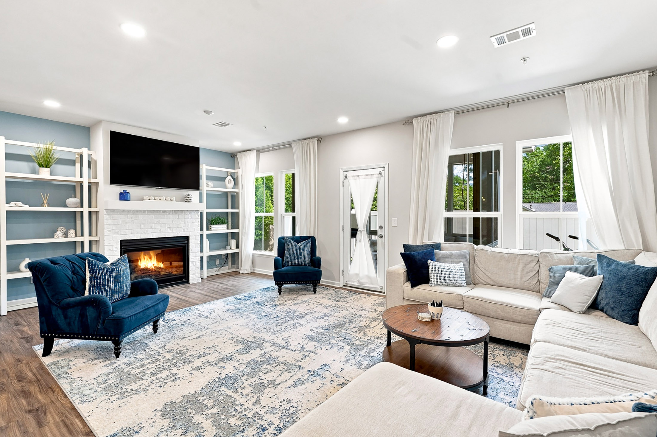  End-Unit Townhome Near Marietta Square - 物件實景