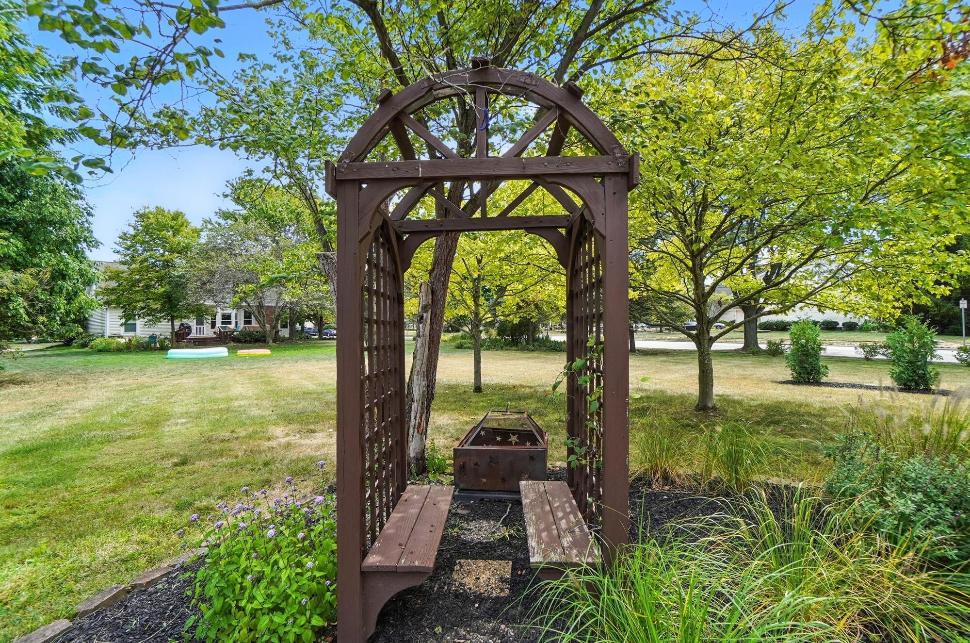 Dublin, Ohio, 43016, United States, 4 Bedrooms Bedrooms, ,3 BathroomsBathrooms,Residential,For Sale,1940366