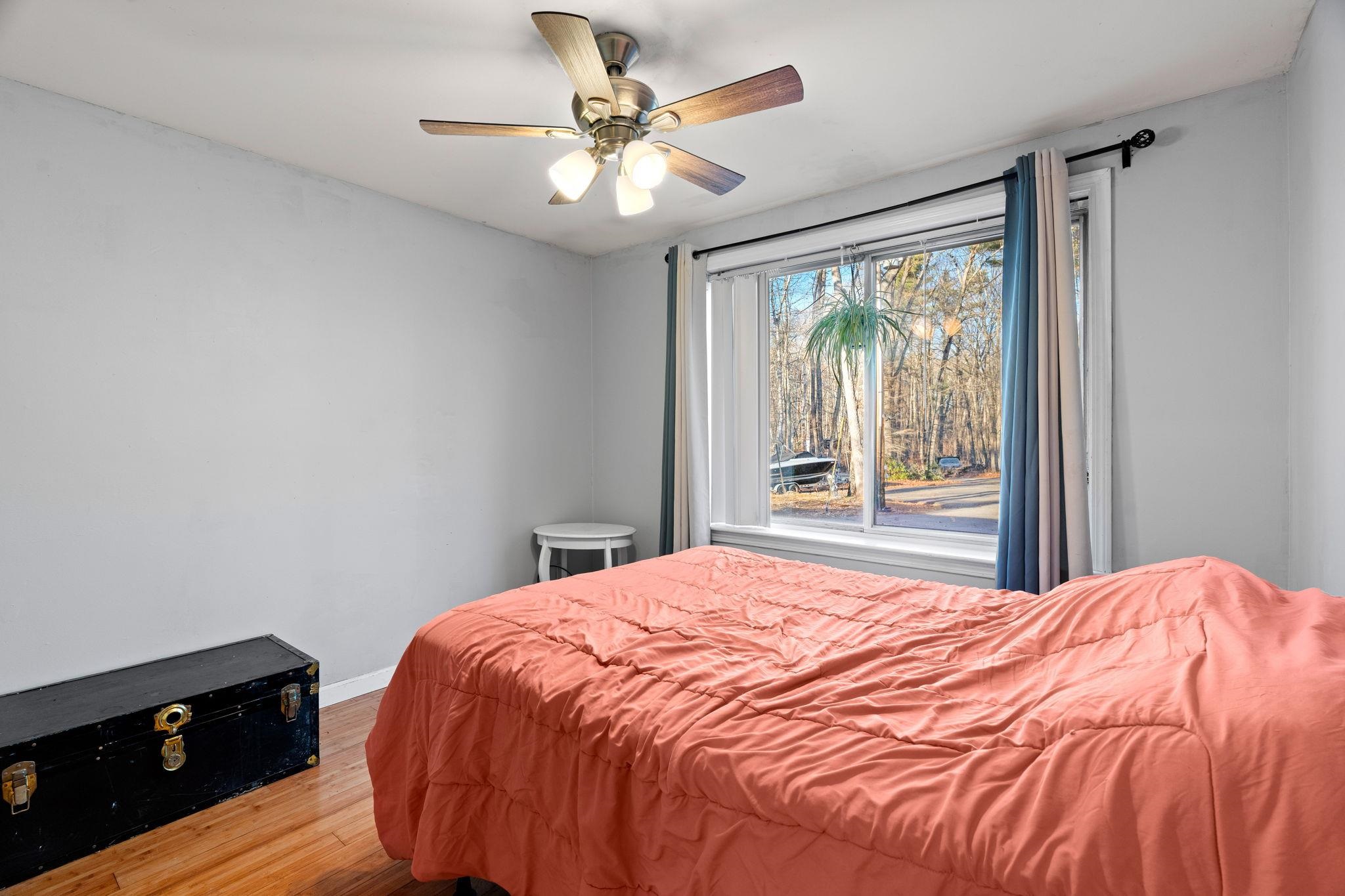 Plaistow, New Hampshire, 03865, United States, 4 Bedrooms Bedrooms, ,1 BathroomBathrooms,Residential,For Sale,2001863