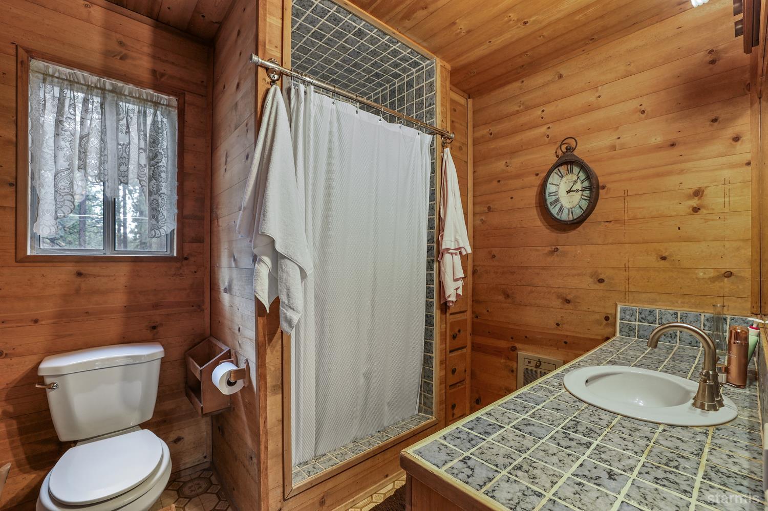 South Lake Tahoe, California, 96150, United States, 3 Bedrooms Bedrooms, ,2 BathroomsBathrooms,Residential,For Sale,2003328