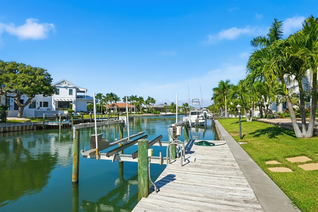 Sarasota, Florida, 34236, United States, 5 Bedrooms Bedrooms, ,5 BathroomsBathrooms,Residential,For Sale,1989074