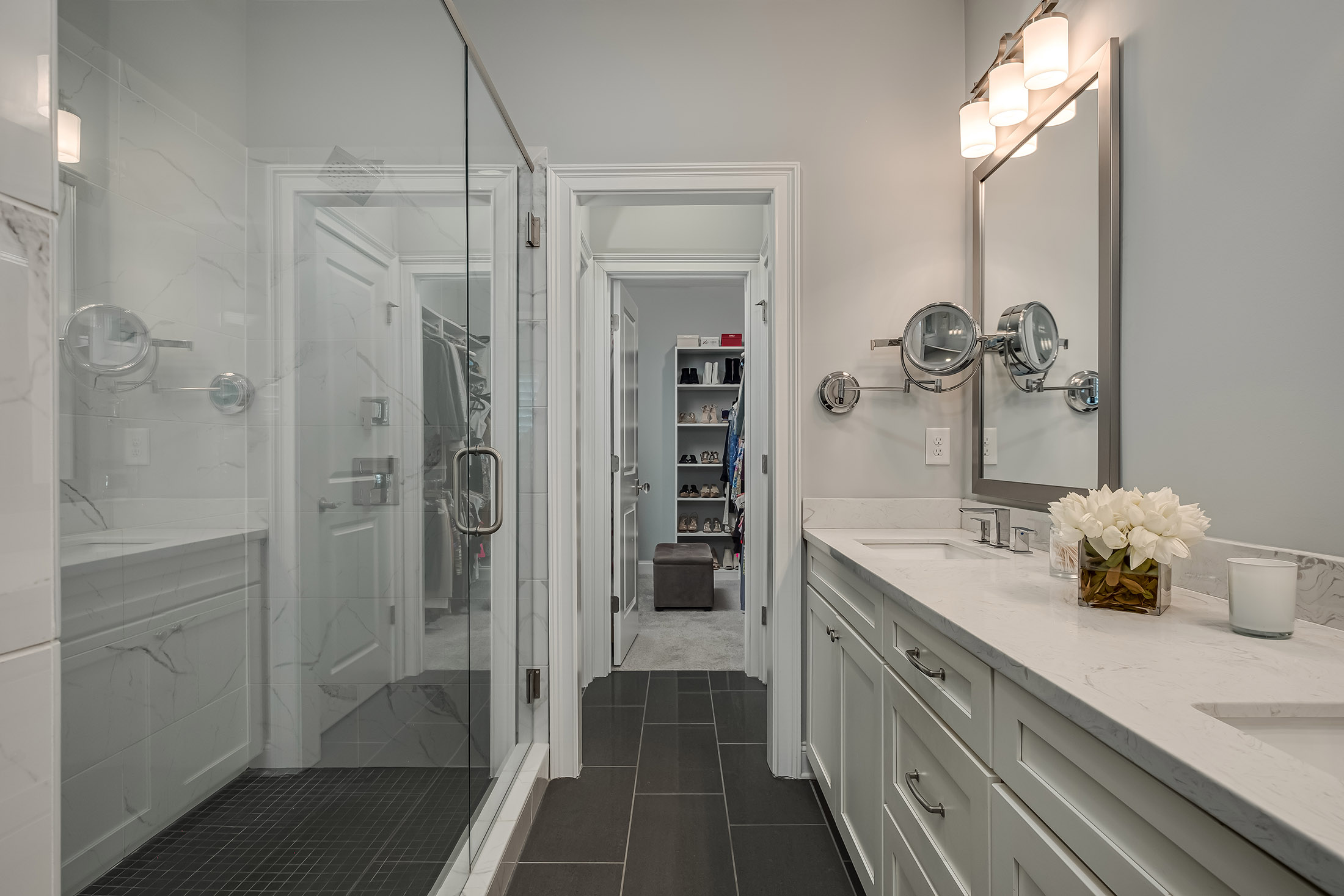  Sophisticated, Impeccably Maintained and Thoughtfully Upgraded Townhome - 物件實景