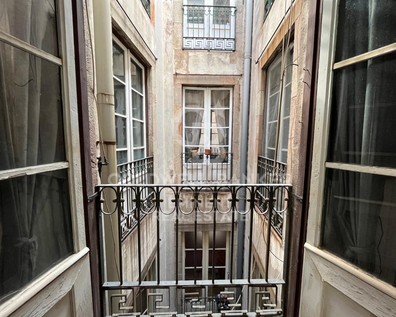 Barcelona, Catalonia, ES, 4 Bedrooms Bedrooms, ,2 BathroomsBathrooms,Residential,For Sale,1828106