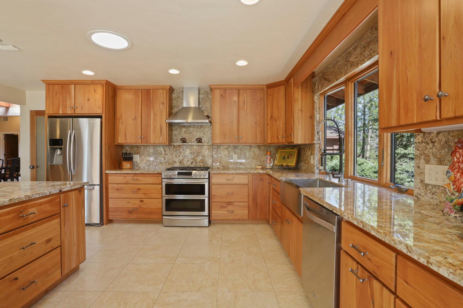 Coulterville, California, 95311, United States, 3 Bedrooms Bedrooms, ,4 BathroomsBathrooms,Residential,For Sale,1792309