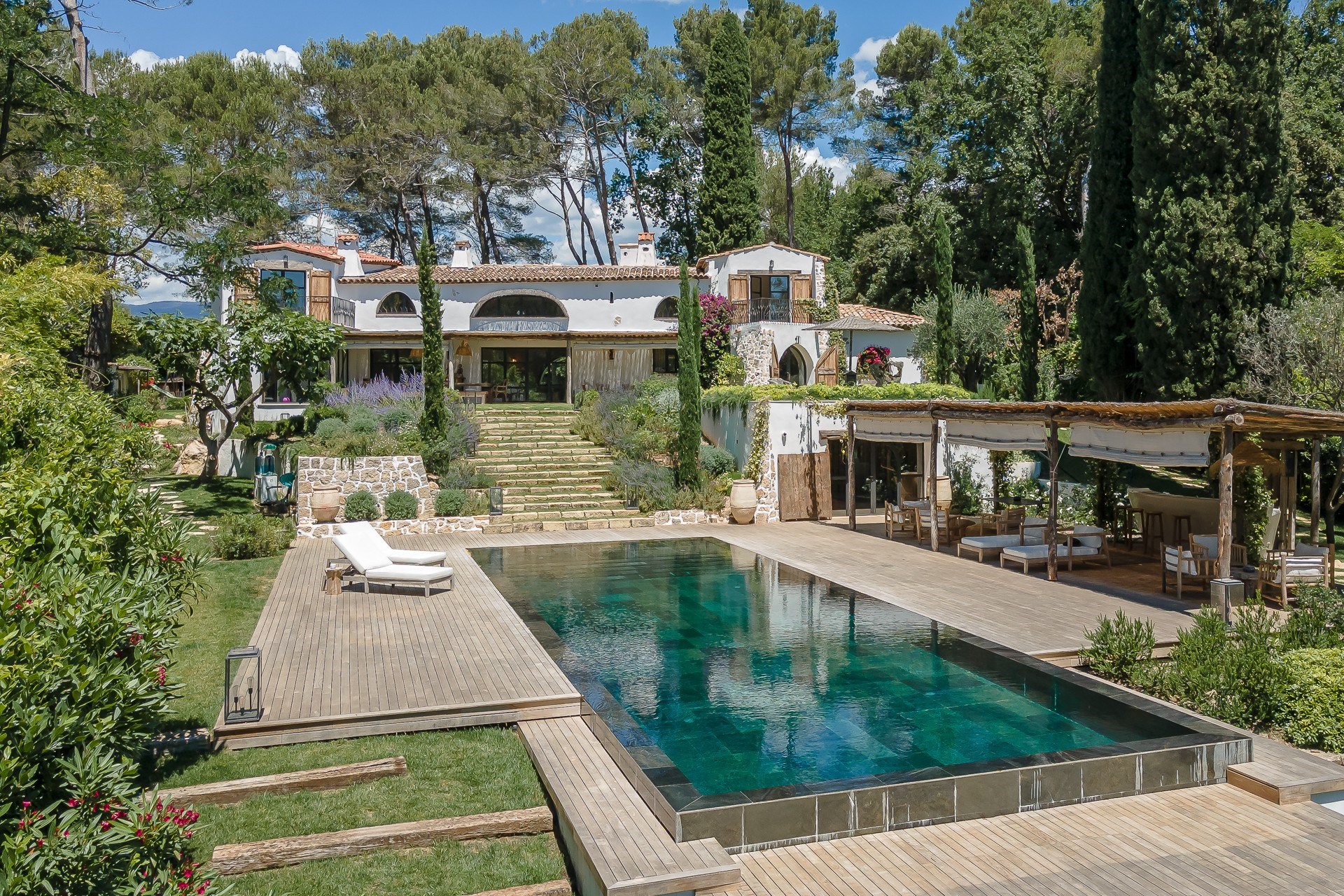  Renovated villa for sale in Mougins, 400 sqm, 5 bedrooms, Spa, pool, hillside v… - 物件實景
