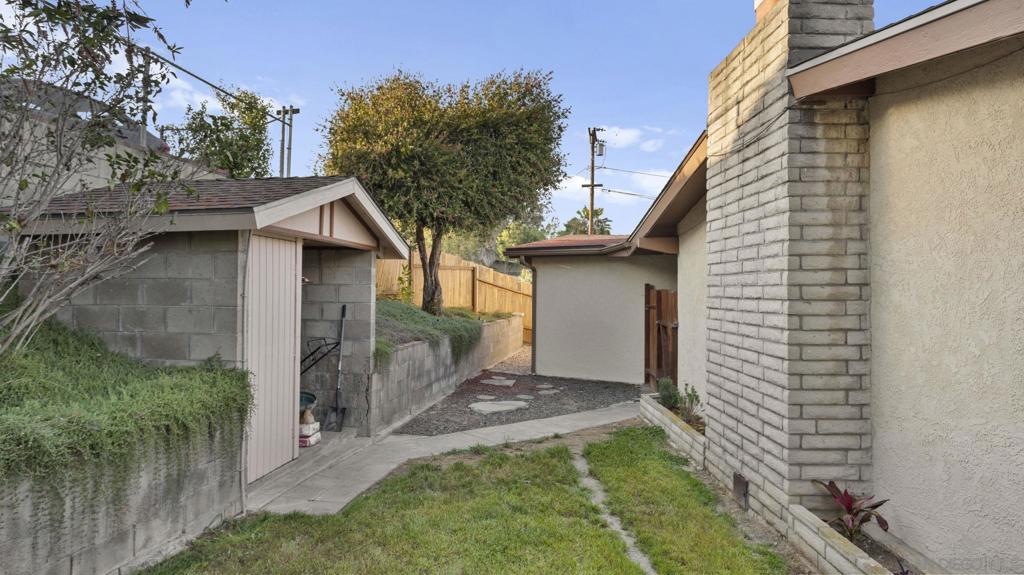 Vista, California, 92083, United States, 3 Bedrooms Bedrooms, ,2 BathroomsBathrooms,Residential,For Sale,2048591