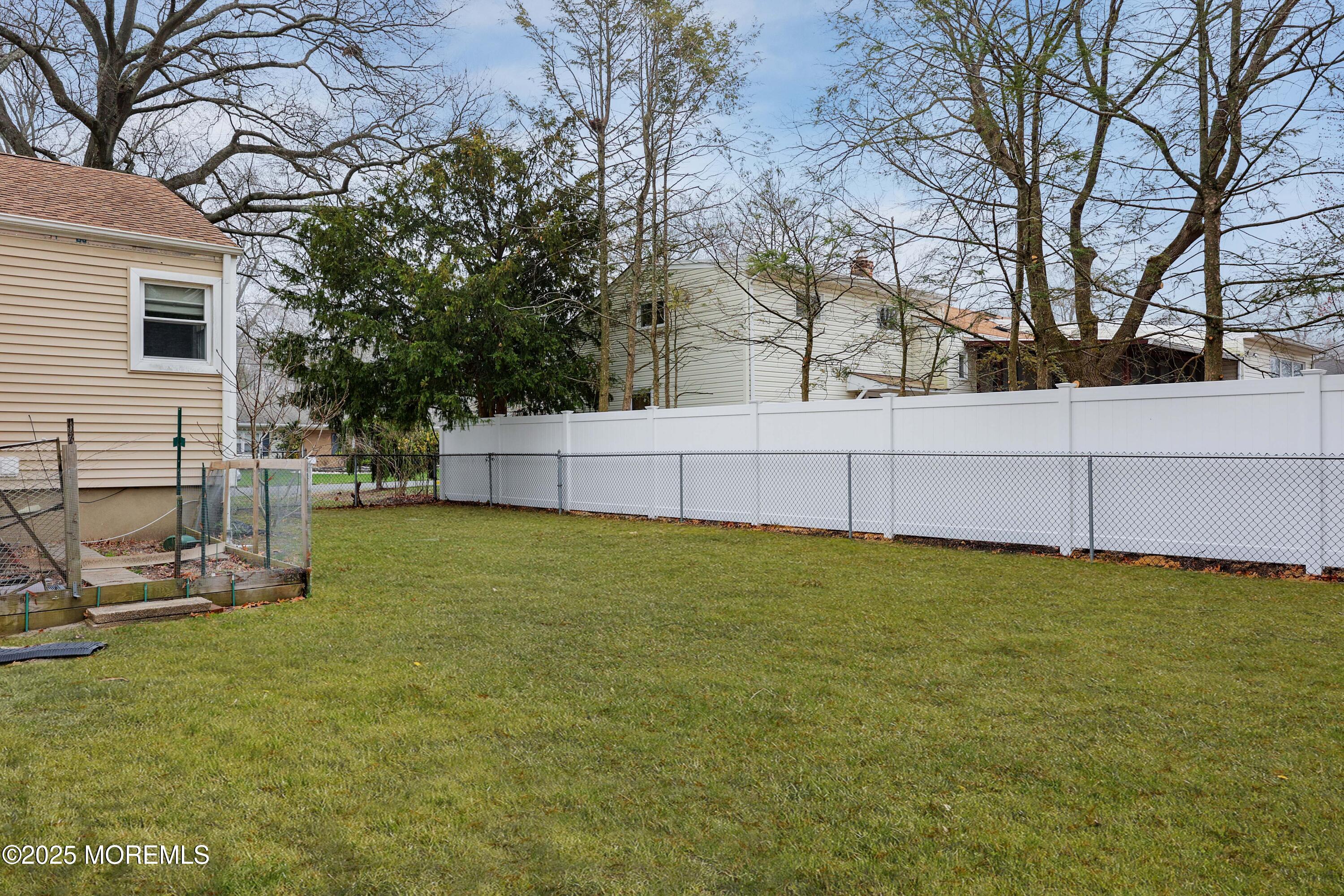 Oakhurst, New Jersey, 07755, United States, 3 Bedrooms Bedrooms, ,2 BathroomsBathrooms,Residential,For Sale,1754525