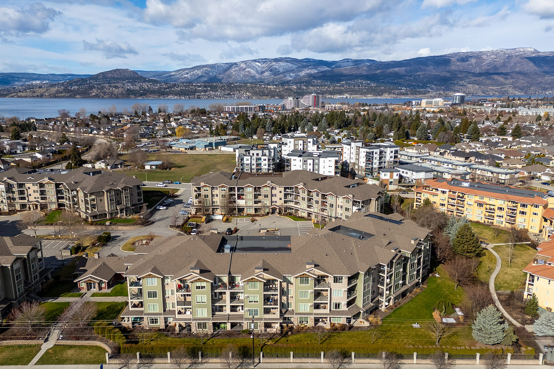  Mission Meadows Condo - 物件實景