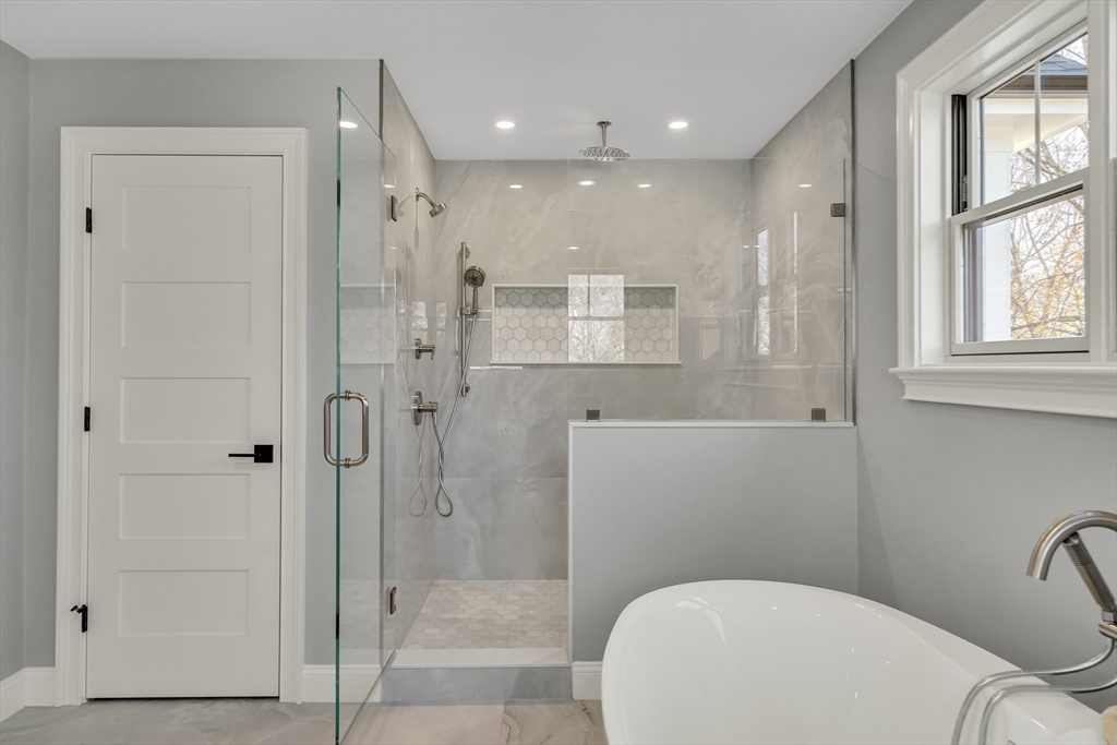 Lexington, Massachusetts, 02421, United States, 6 Bedrooms Bedrooms, ,6 BathroomsBathrooms,Residential,For Sale,1995649