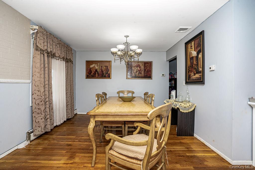 Lynbrook, New York, 11563, United States, 5 Bedrooms Bedrooms, ,3 BathroomsBathrooms,Residential,For Sale,1917433