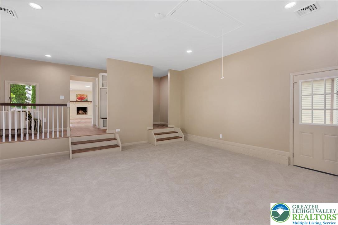 Washington Twp, Pennsylvania, 18080, United States, 3 Bedrooms Bedrooms, ,3 BathroomsBathrooms,Residential,For Sale,1984610