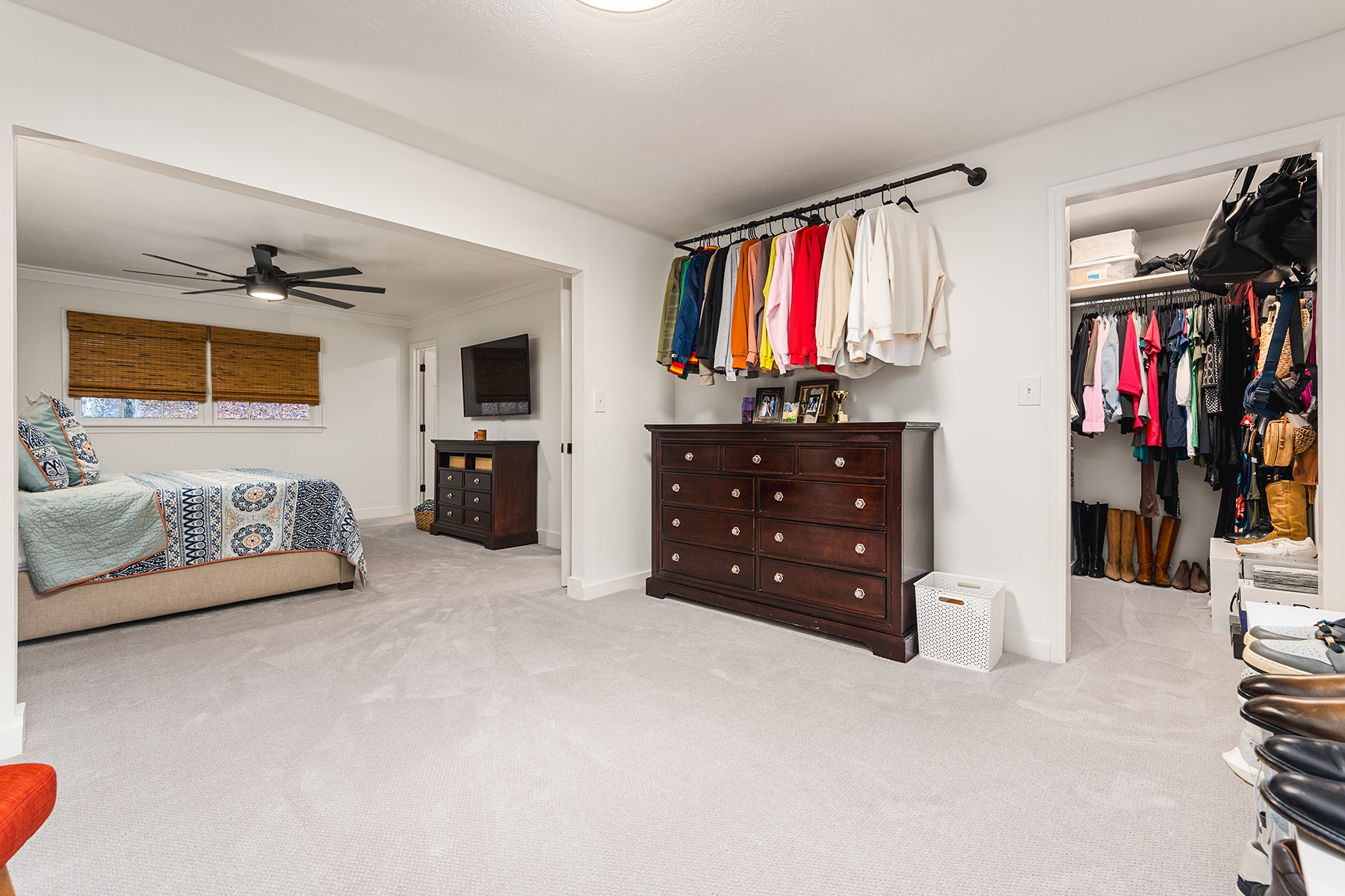  Beautifully Renovated Roswell Home Blends Contemporary Style with Classic Charm - 物件實景