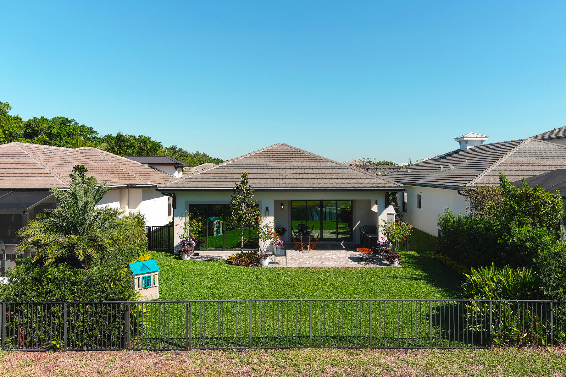 West Palm Beach, Florida, 33401, United States, 3 Bedrooms Bedrooms, ,4 BathroomsBathrooms,Residential,For Sale,1745907