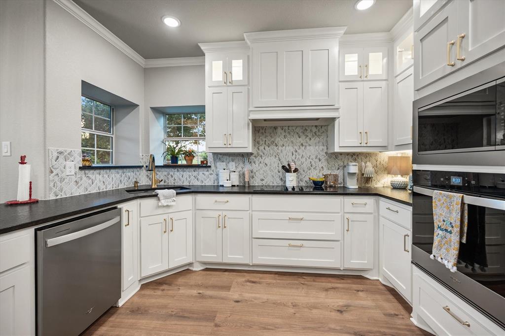 Weatherford, Texas, 76087, United States, 4 Bedrooms Bedrooms, ,4 BathroomsBathrooms,Residential,For Sale,1944722