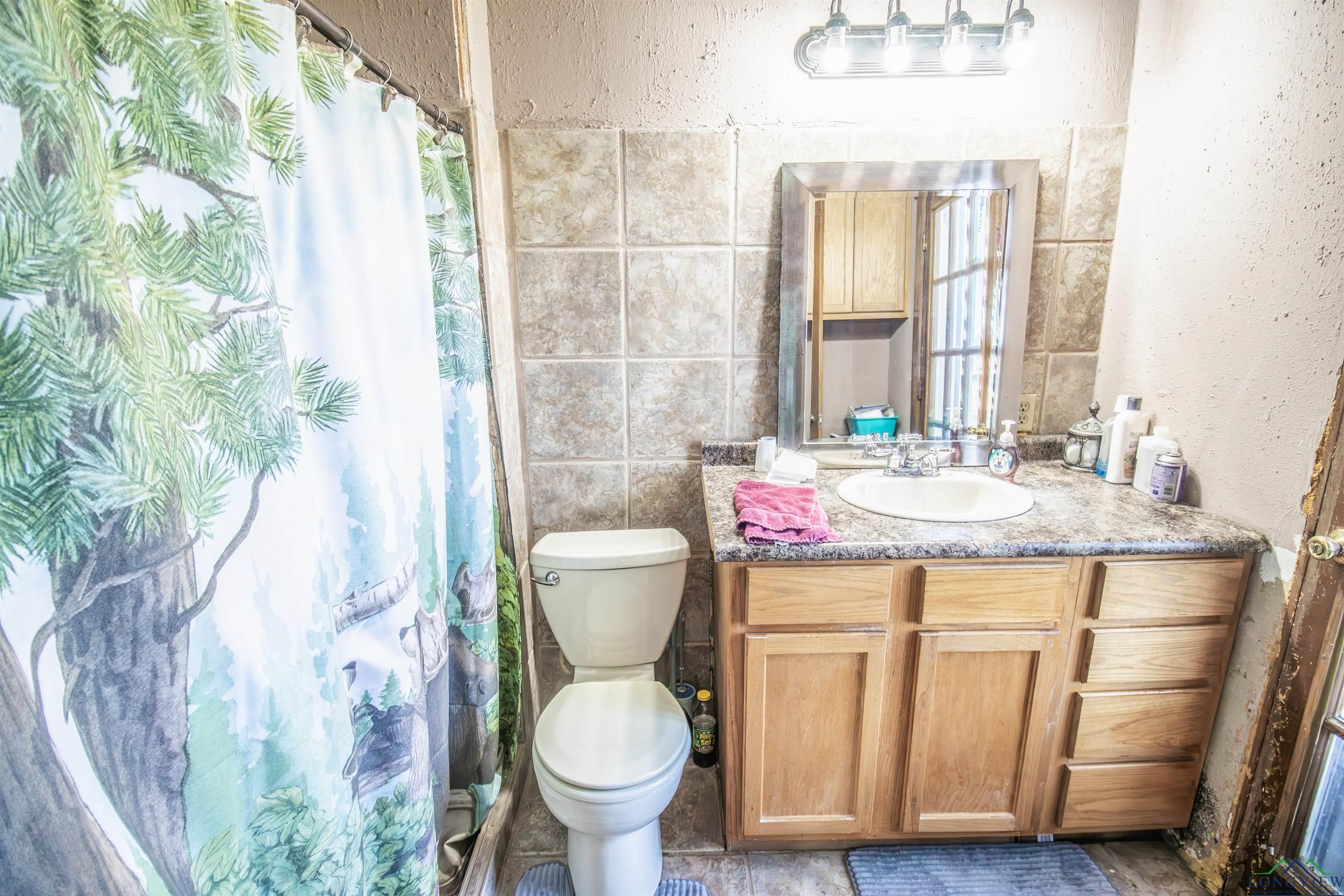 Jefferson, Texas, 75657, United States, 3 Bedrooms Bedrooms, ,2 BathroomsBathrooms,Residential,For Sale,1983011