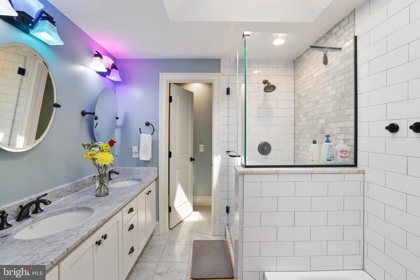 Washington, District of Columbia, 20003, United States, 2 Bedrooms Bedrooms, ,2 BathroomsBathrooms,Residential,For Sale,1896371