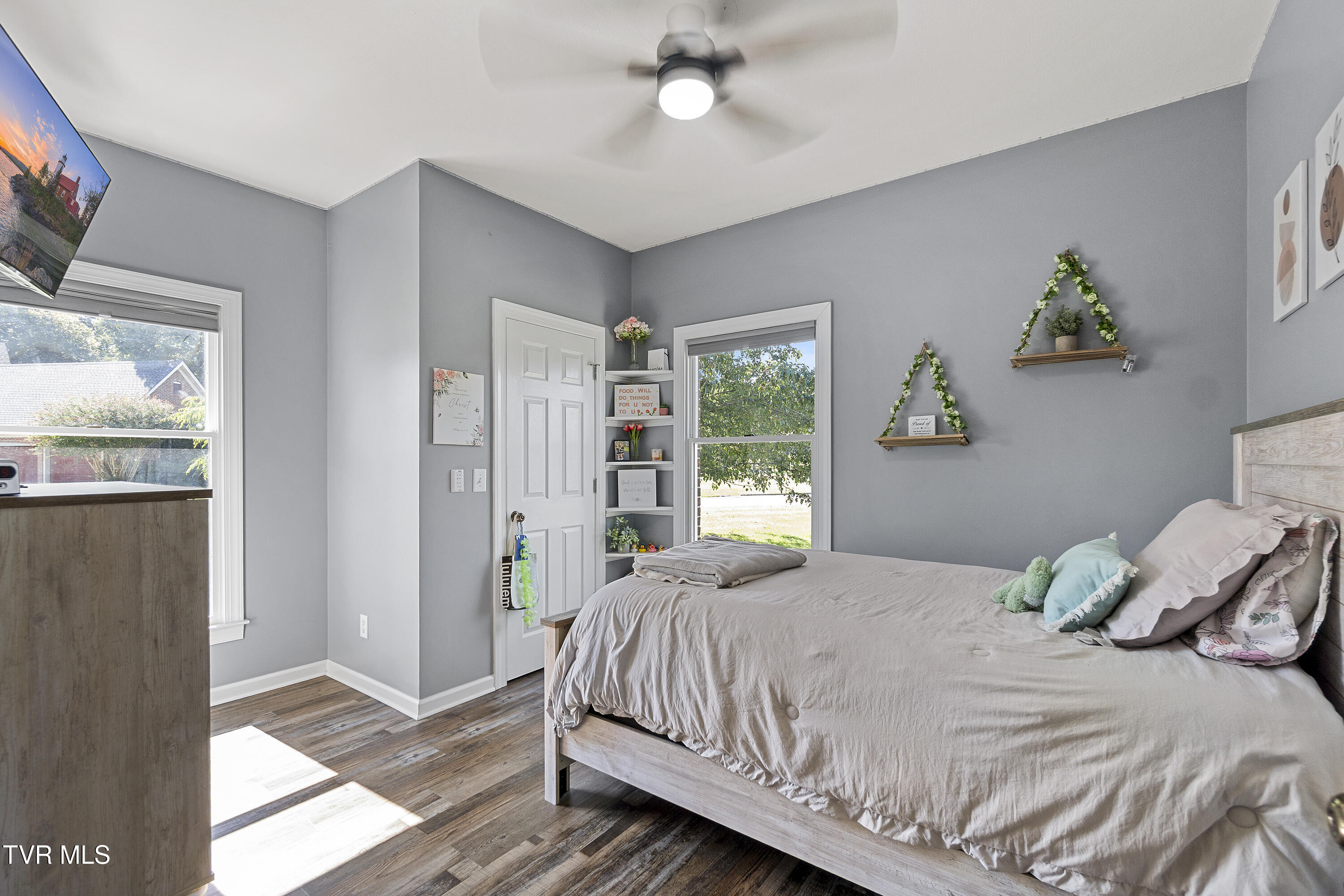 Greeneville, Tennessee, 37743, United States, 4 Bedrooms Bedrooms, ,3 BathroomsBathrooms,Residential,For Sale,1997780