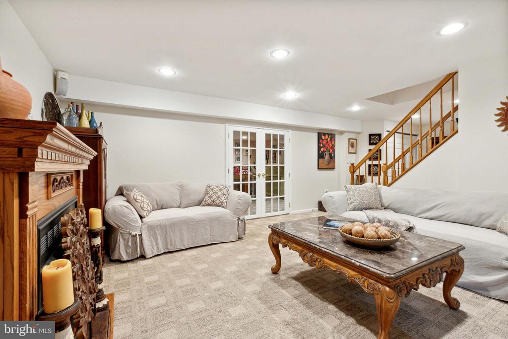 Colts Neck, New Jersey, 07722, United States, 4 Bedrooms Bedrooms, ,4 BathroomsBathrooms,Residential,For Sale,1792181