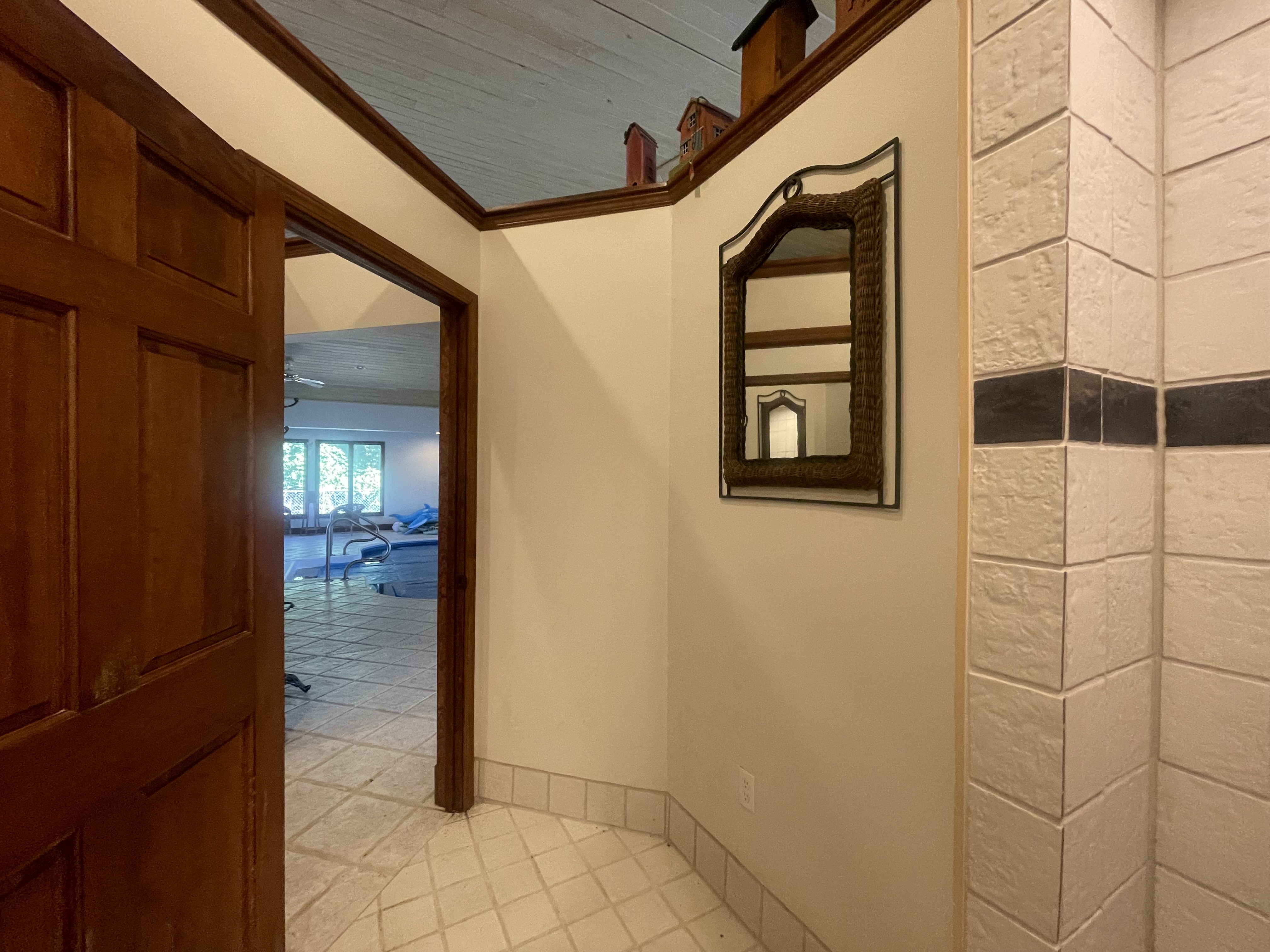 Murphysboro, Illinois, 62966, United States, 5 Bedrooms Bedrooms, ,6 BathroomsBathrooms,Residential,For Sale,1977081