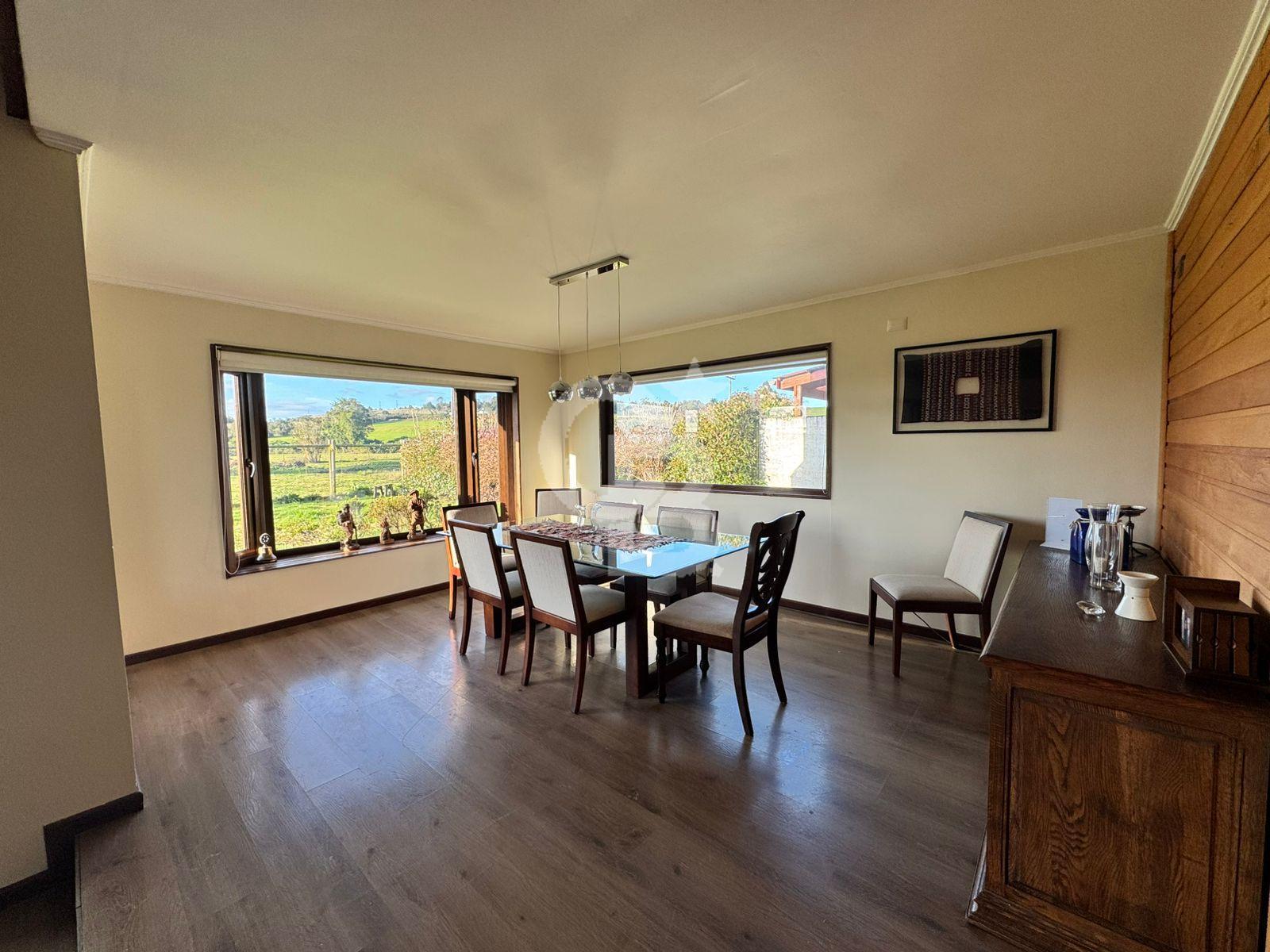 Puerto Varas, Chile, 5 Bedrooms Bedrooms, ,5 BathroomsBathrooms,Residential,For Sale,1972993