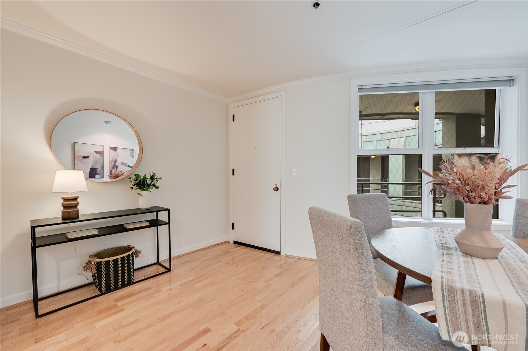 Seattle, Washington, 98101, United States, 2 Bedrooms Bedrooms, ,1 BathroomBathrooms,Residential,For Sale,1827633