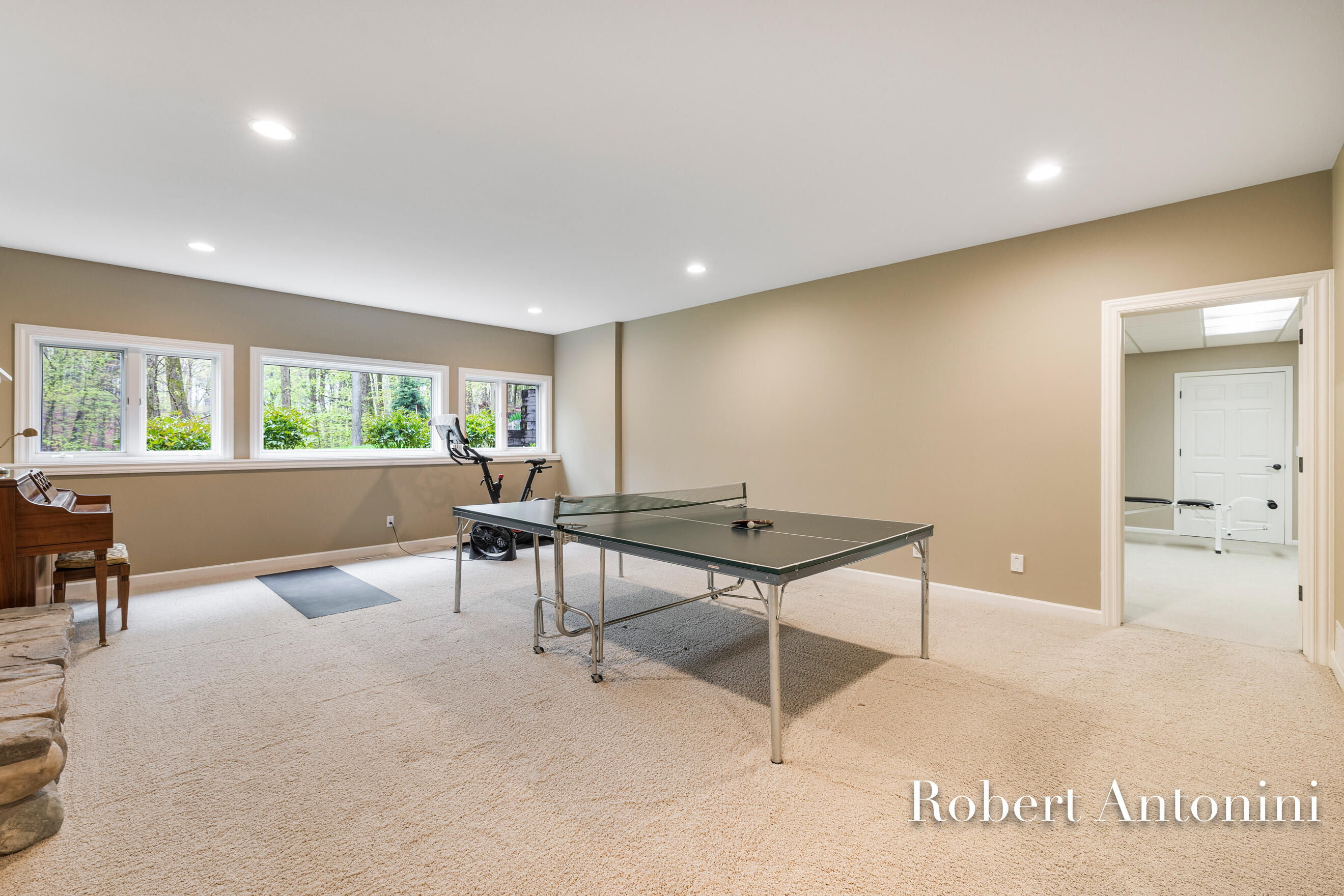 Grand Rapids, Michigan, 49525, United States, 5 Bedrooms Bedrooms, ,4 BathroomsBathrooms,Residential,For Sale,1837852