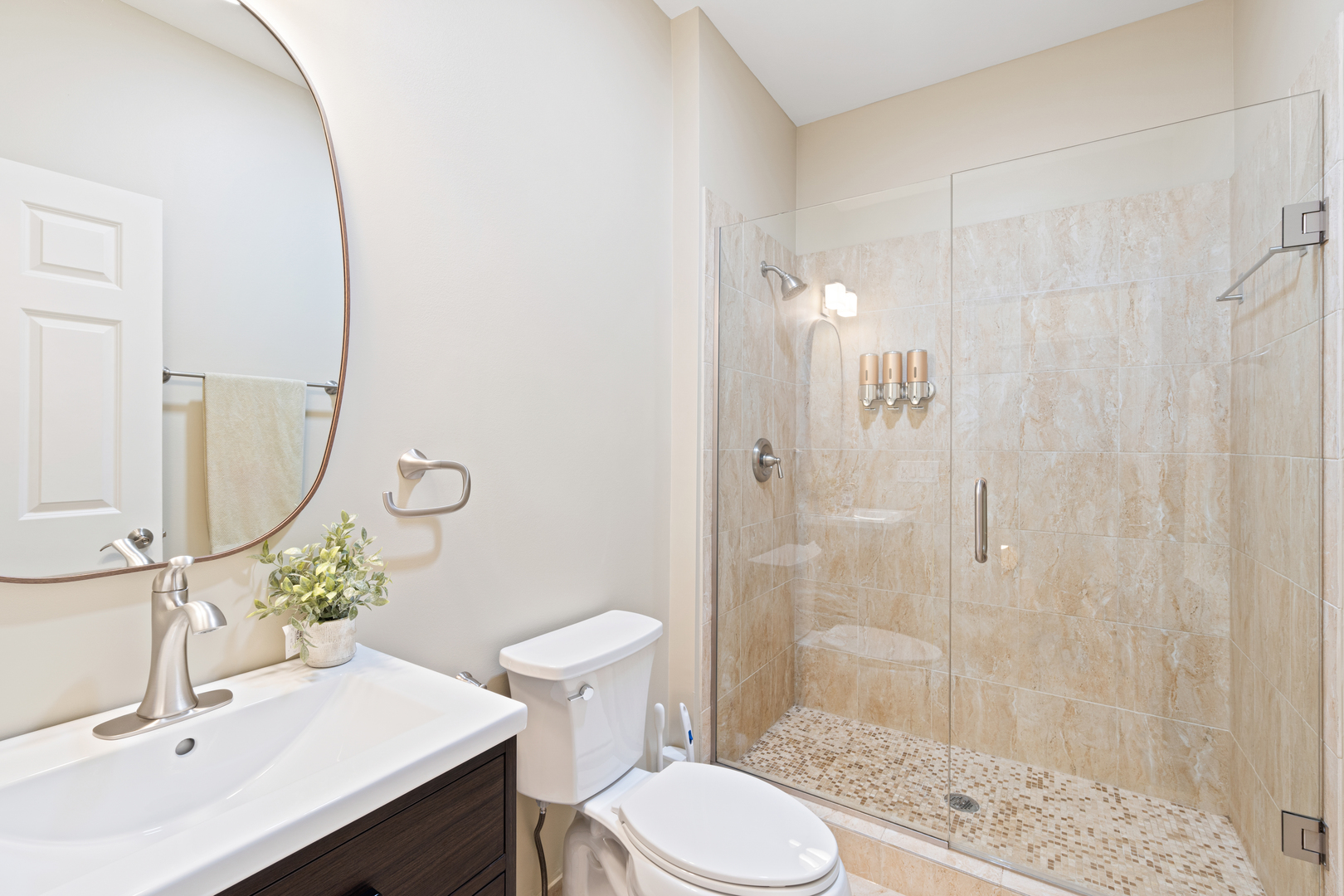 Glenview, Illinois, 60026, United States, 4 Bedrooms Bedrooms, ,4 BathroomsBathrooms,Residential,For Sale,1896408