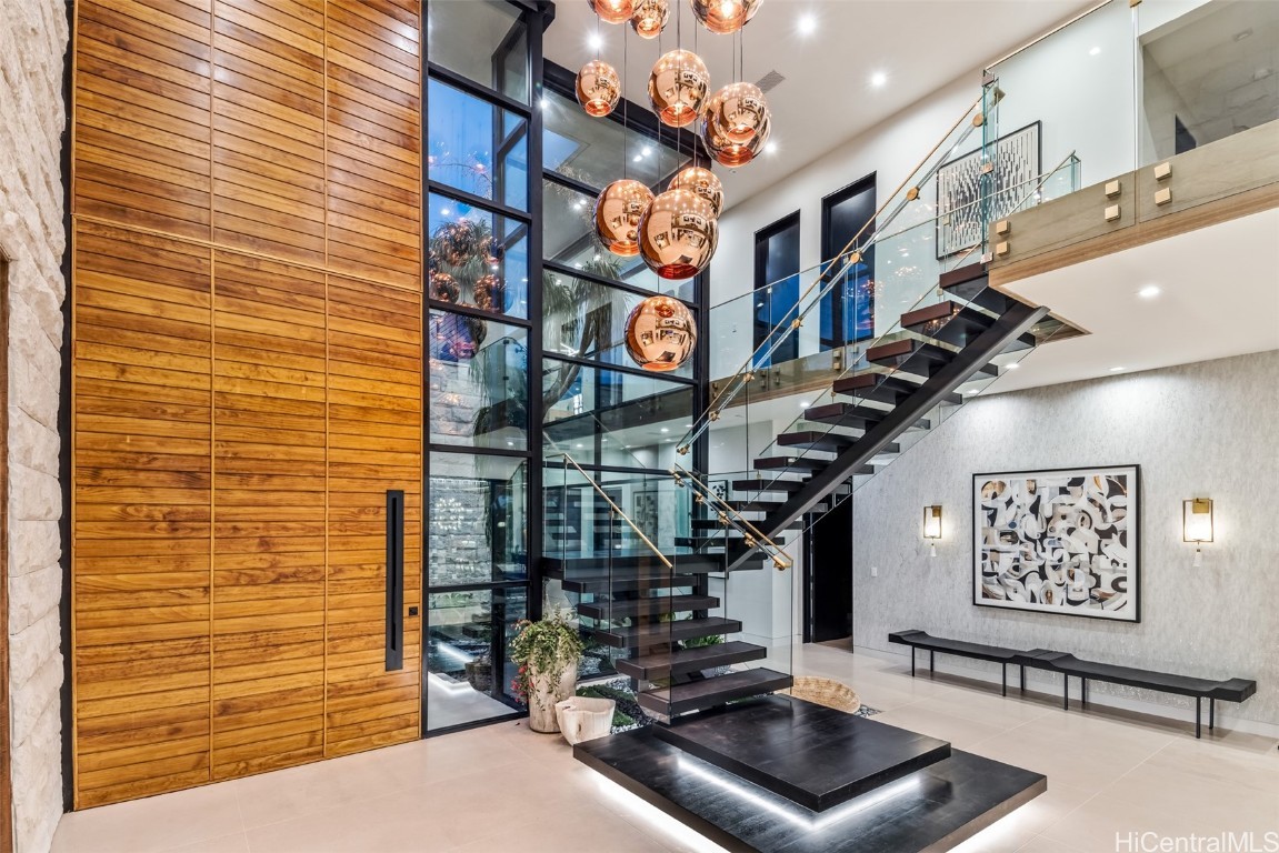 Honolulu, Hawaii, 96816, United States, 5 Bedrooms Bedrooms, ,8 BathroomsBathrooms,Residential,For Sale,1705009