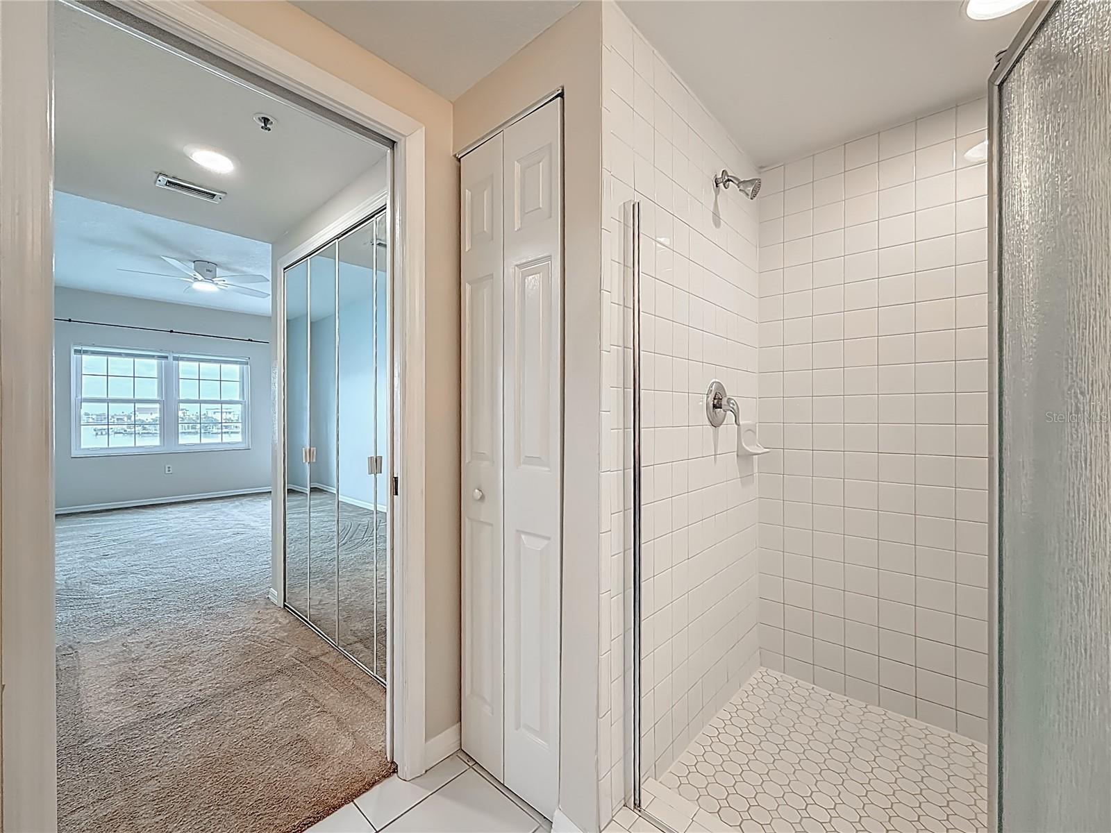 Madeira Beach, Florida, 33708, United States, 2 Bedrooms Bedrooms, ,2 BathroomsBathrooms,Residential,For Sale,1985682