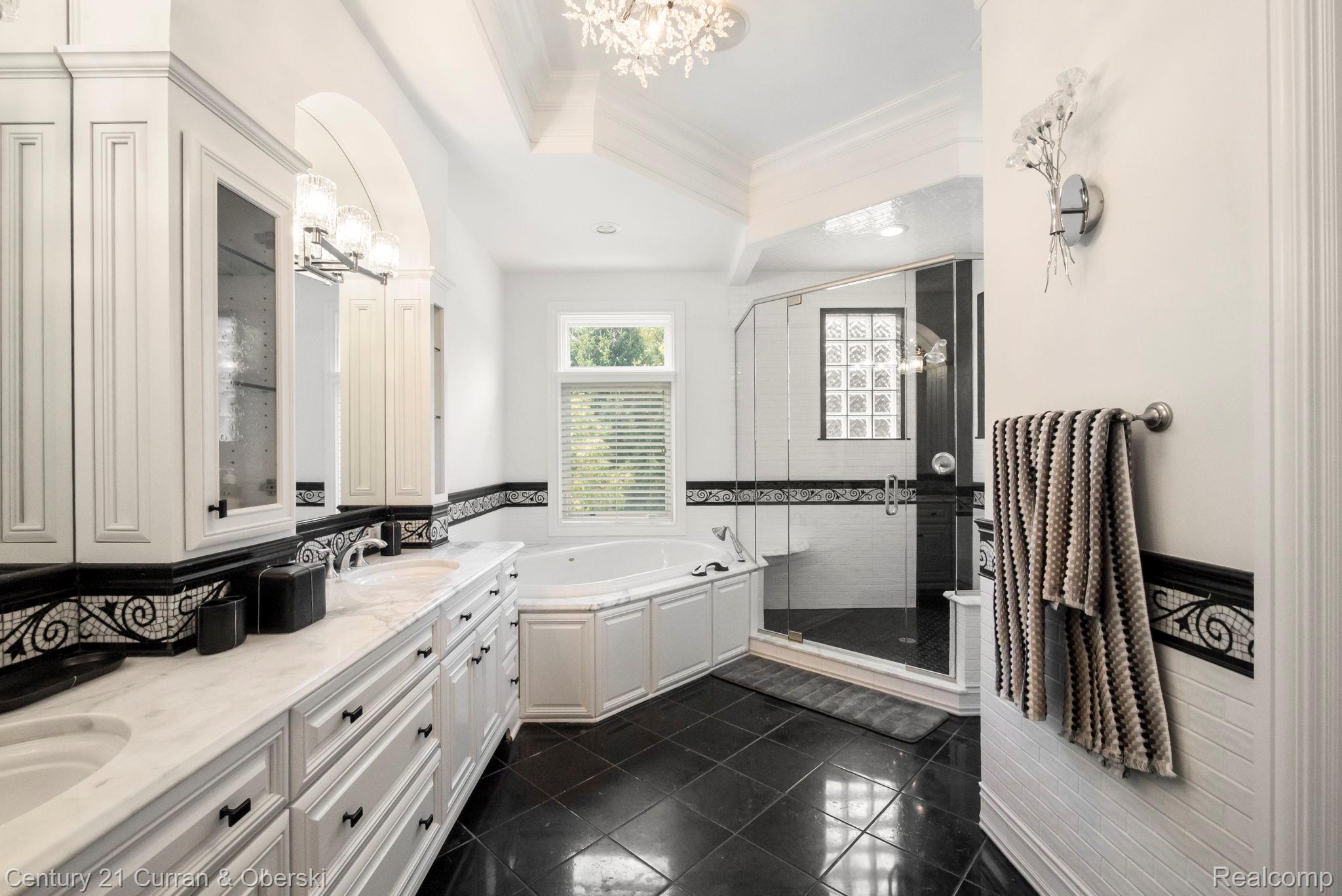 South Lyon, Michigan, 48178, United States, 6 Bedrooms Bedrooms, ,8 BathroomsBathrooms,Residential,For Sale,1914337