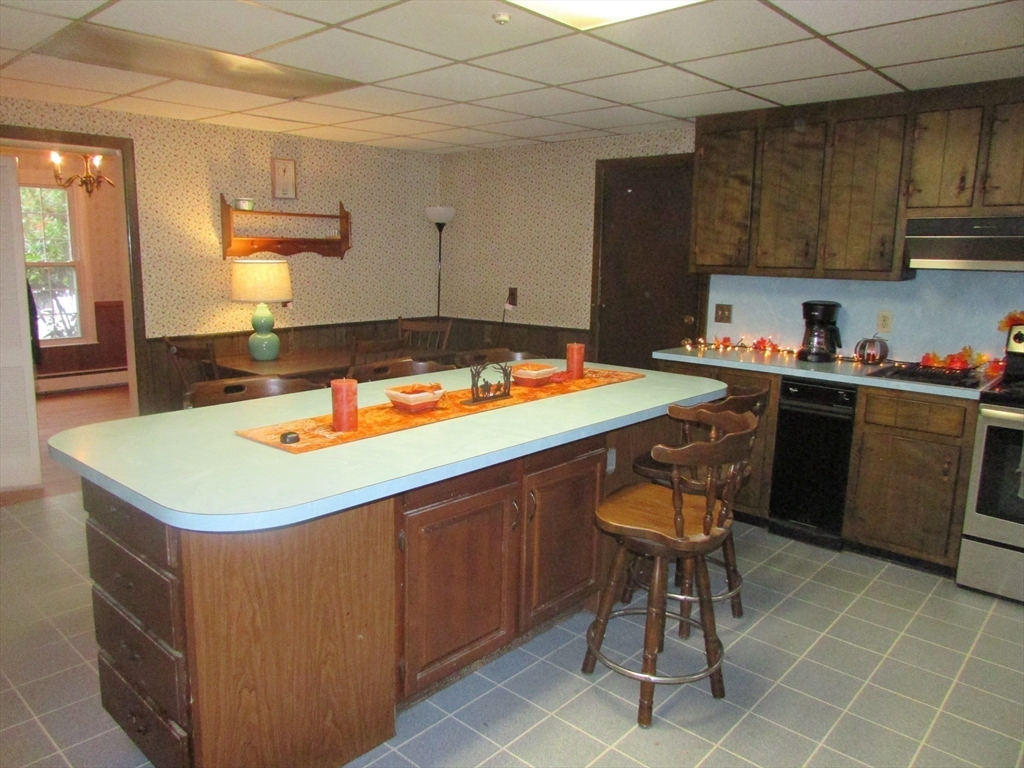 Attleboro, Massachusetts, 02703, United States, 4 Bedrooms Bedrooms, ,4 BathroomsBathrooms,Residential,For Sale,1974370