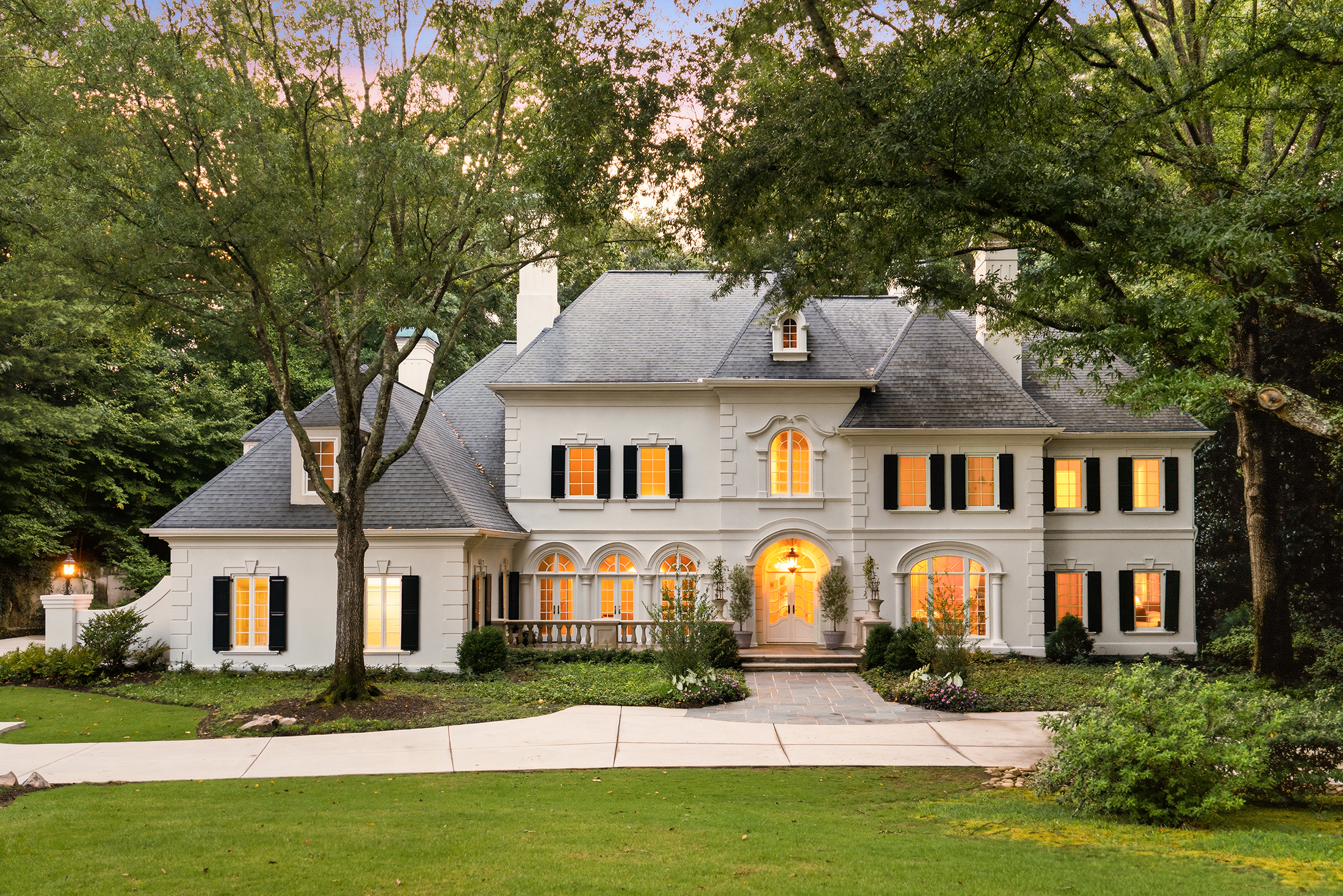  Irreplaceable Estate in One of Atlanta