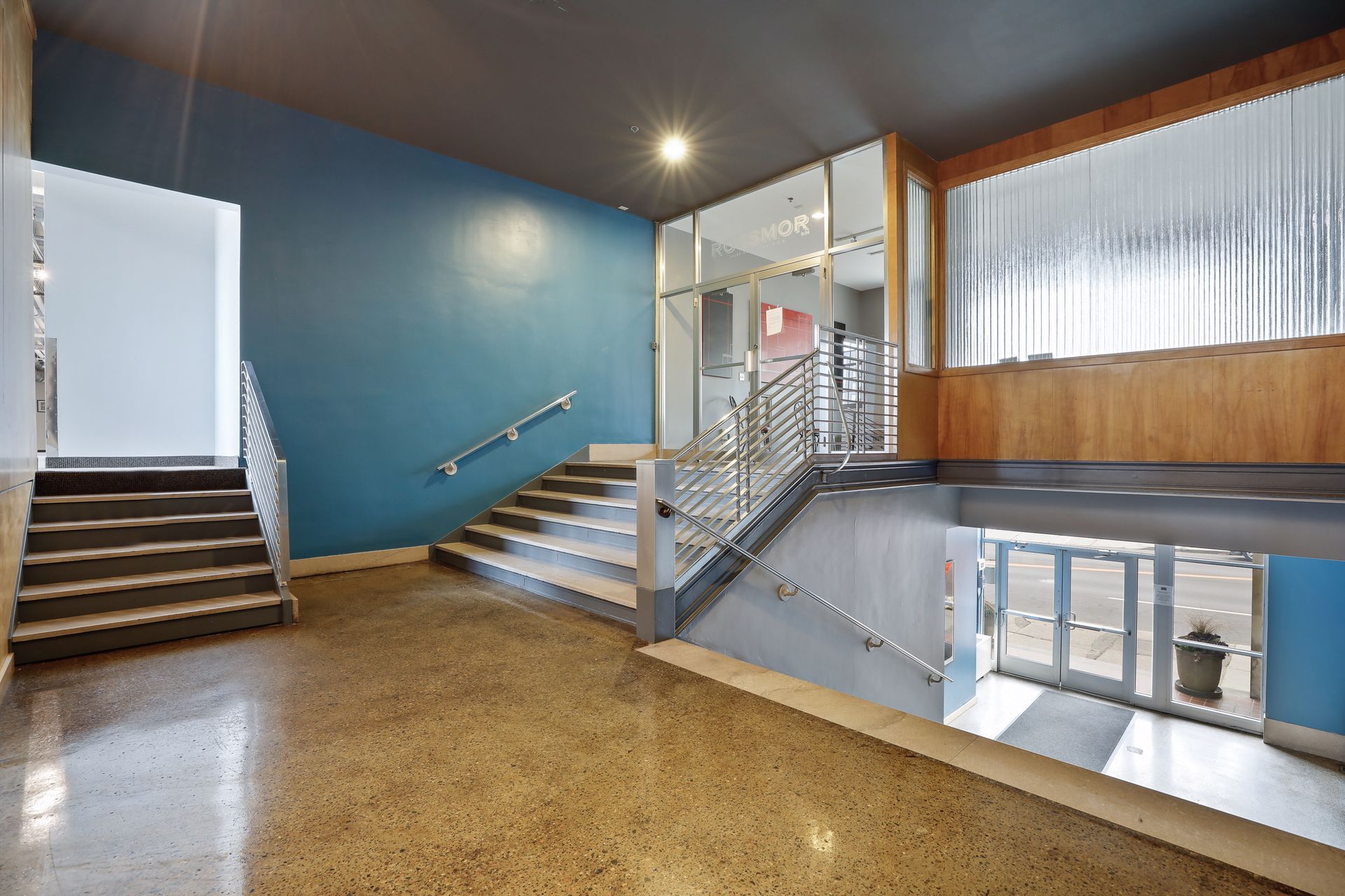  Industrial Elegance Meets City Convenience at The Rossmor - 物件實景