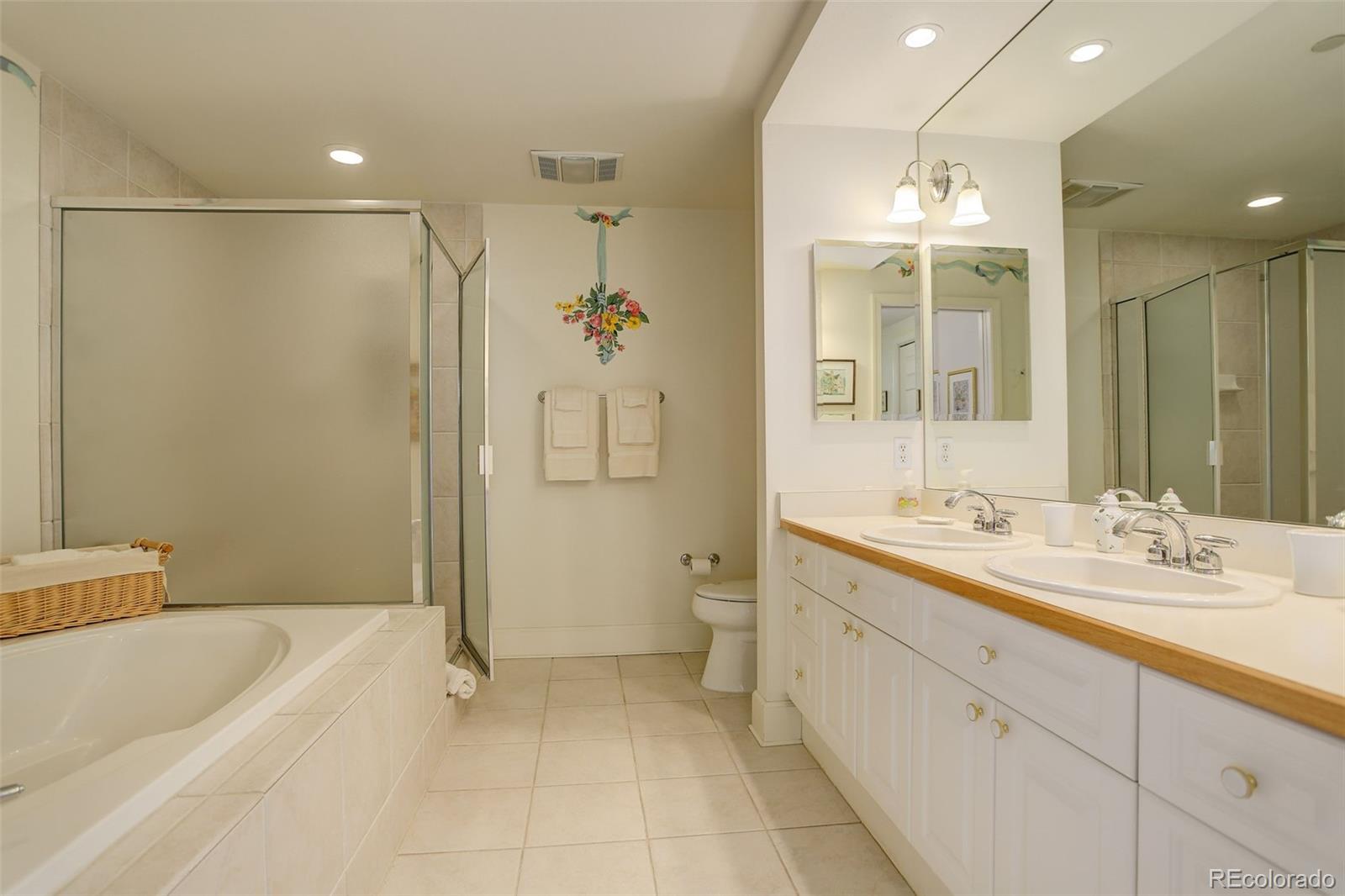 Denver, Colorado, 80220, United States, 2 Bedrooms Bedrooms, ,2 BathroomsBathrooms,Residential,For Sale,1819856