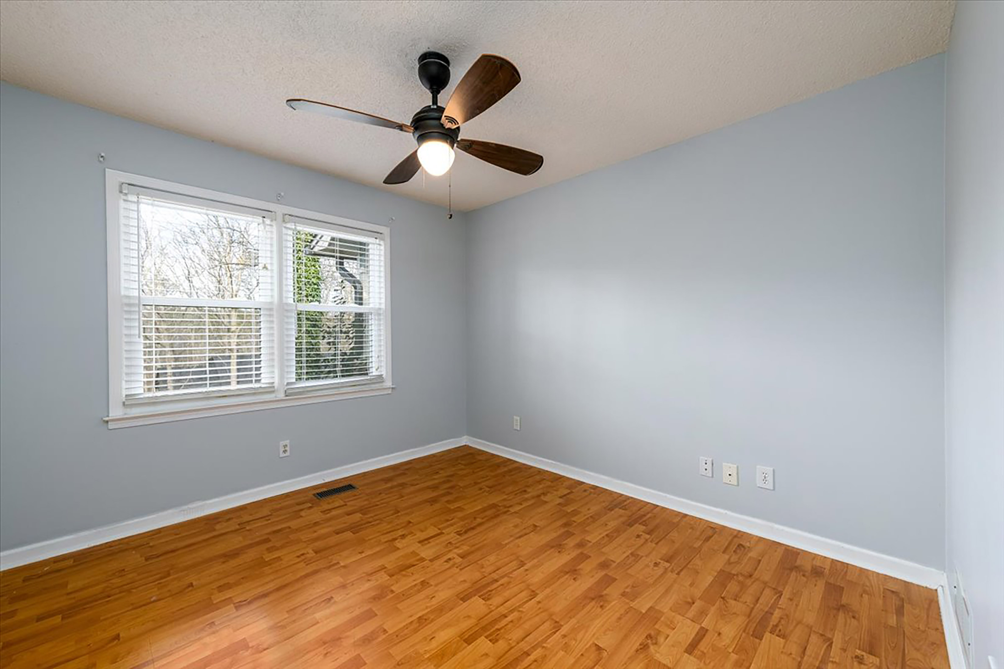  Welcome to Lakeshore Heights in the Heart of Gainesville - 物件實景