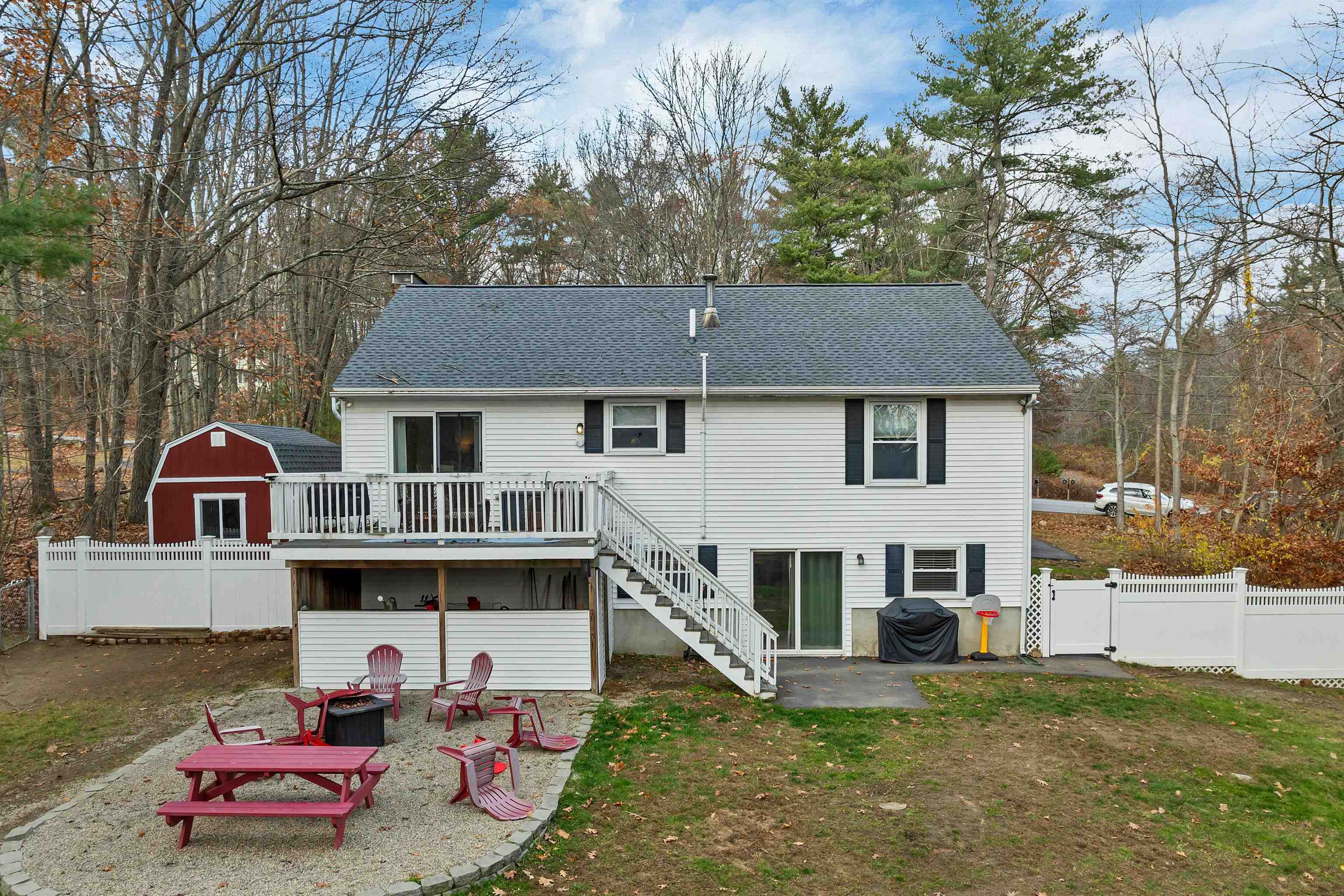 Hooksett, New Hampshire, 03106, United States, 3 Bedrooms Bedrooms, ,2 BathroomsBathrooms,Residential,For Sale,1992104