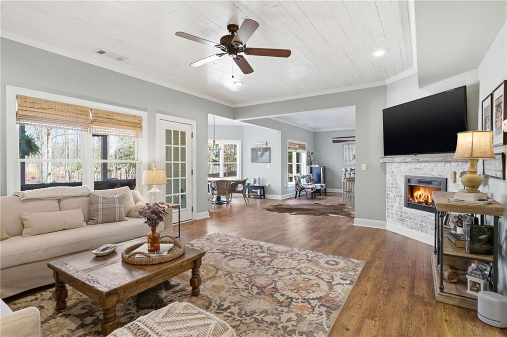 Cumming, Georgia, 30041, United States, 5 Bedrooms Bedrooms, ,5 BathroomsBathrooms,Residential,For Sale,2028587
