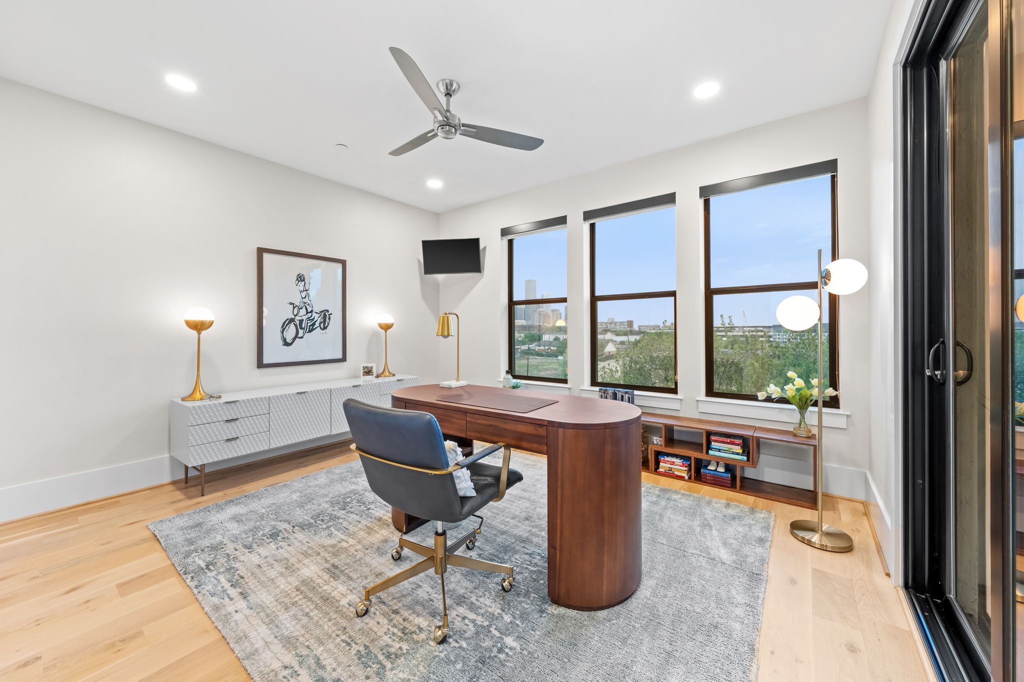  611 N Live Oak Street - 物件實景