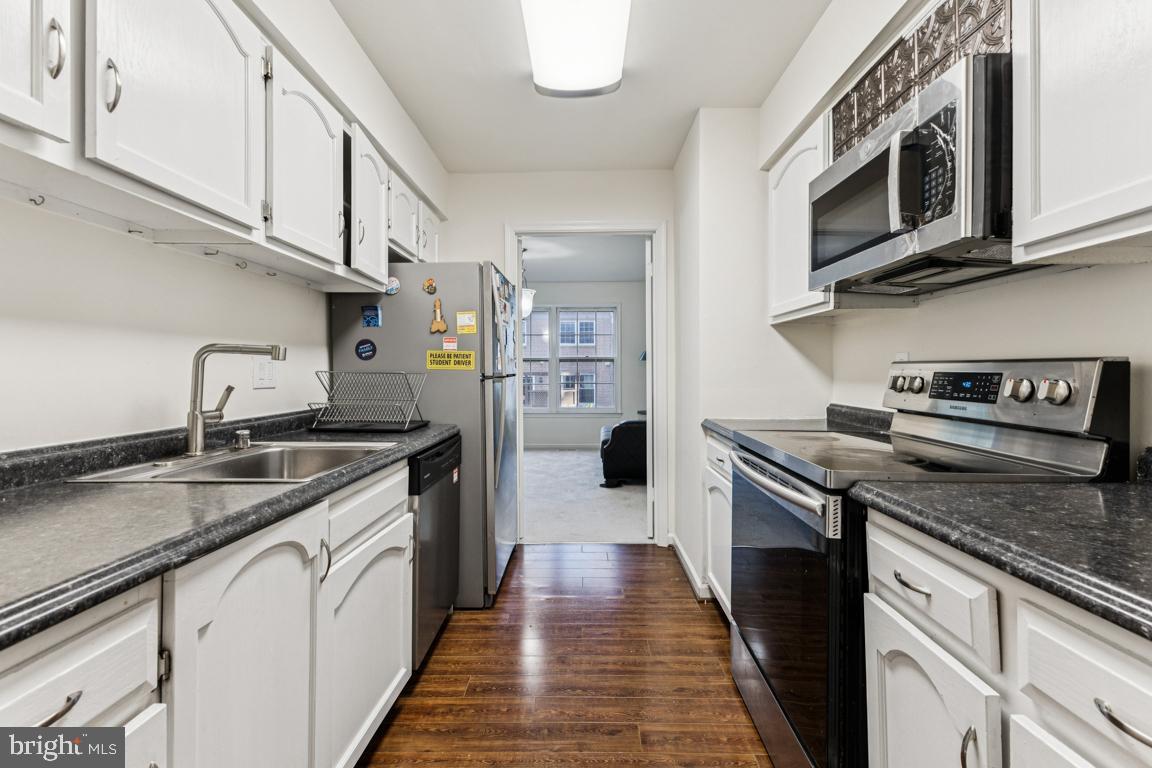 Fairfax, Virginia, 22032, United States, 3 Bedrooms Bedrooms, ,4 BathroomsBathrooms,Residential,For Sale,1980296