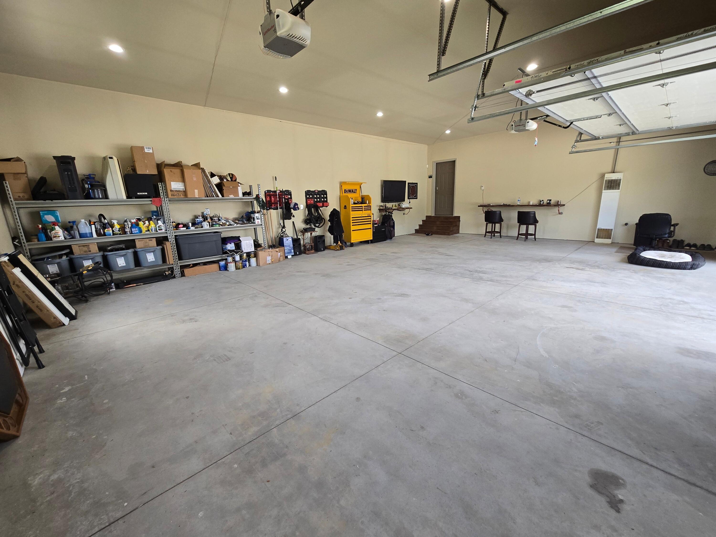 Belleville, Michigan, 48111, United States, 5 Bedrooms Bedrooms, ,5 BathroomsBathrooms,Residential,For Sale,1976520