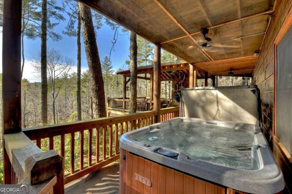 Blue Ridge, Georgia, 30513, United States, 5 Bedrooms Bedrooms, ,3 BathroomsBathrooms,Residential,For Sale,1859014