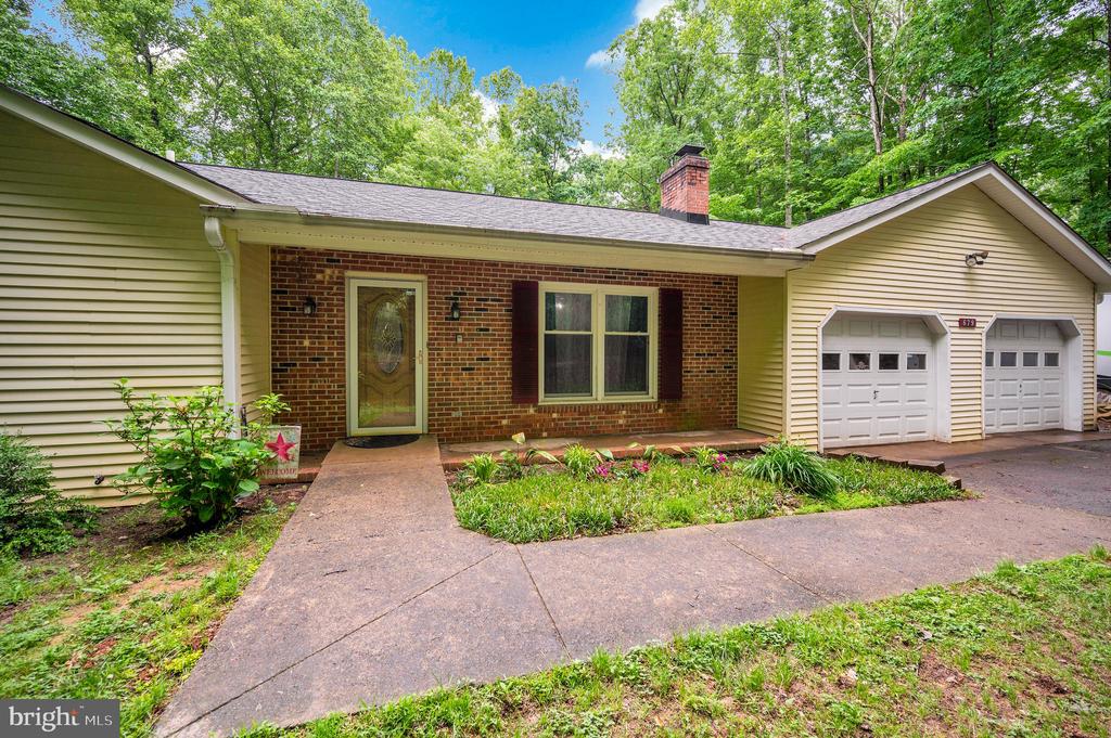 Fredericksburg, Virginia, 22406, United States, 3 Bedrooms Bedrooms, ,2 BathroomsBathrooms,Residential,For Sale,2049336