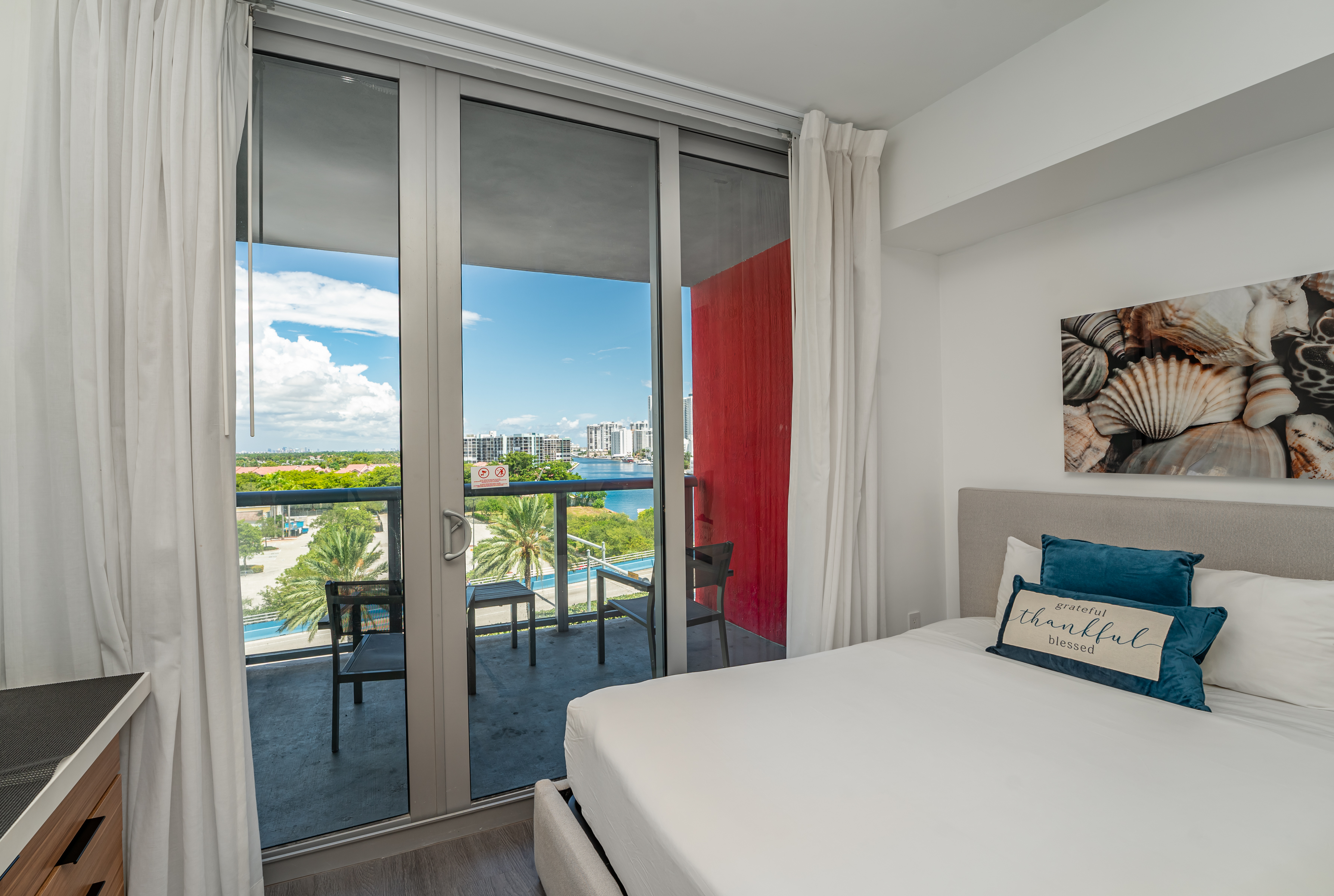  2602 E Hallandale Beach Blvd, Hallandale Beach, FL, 33009 - 物件實景