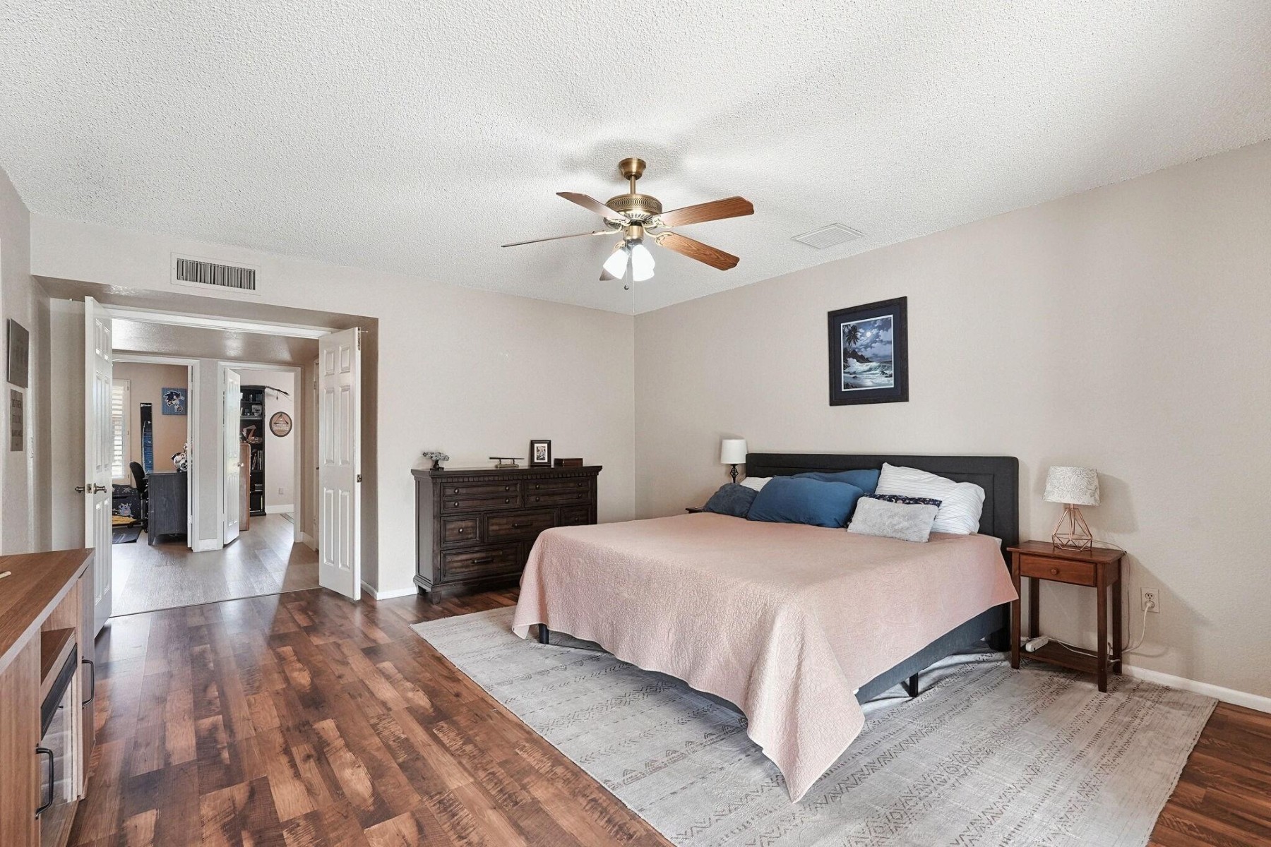  301 E Helena Drive  Phoenix, AZ - 物件實景