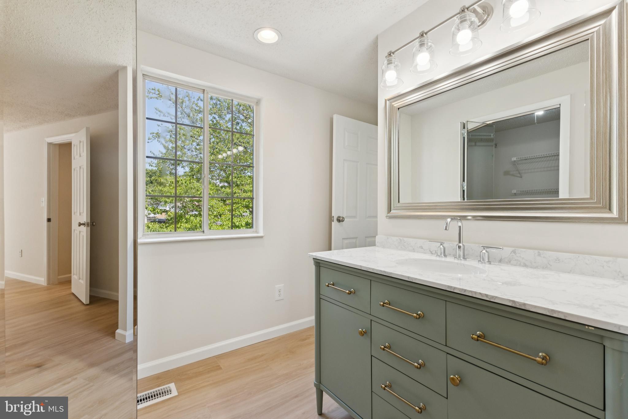 Woodbridge, Virginia, 22192, United States, 4 Bedrooms Bedrooms, ,4 BathroomsBathrooms,Residential,For Sale,1975493