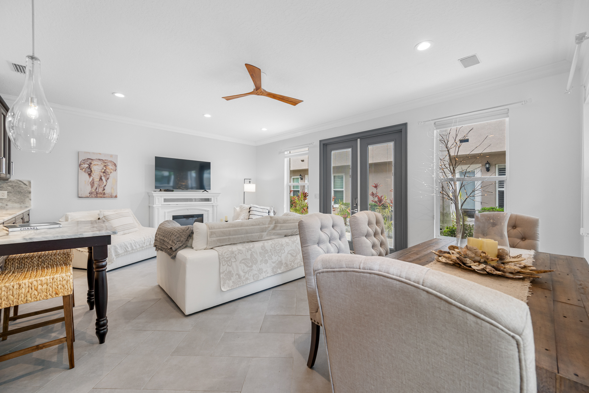 St Petersburg, Florida, 33701, United States, 3 Bedrooms Bedrooms, ,3 BathroomsBathrooms,Residential,For Sale,1979371